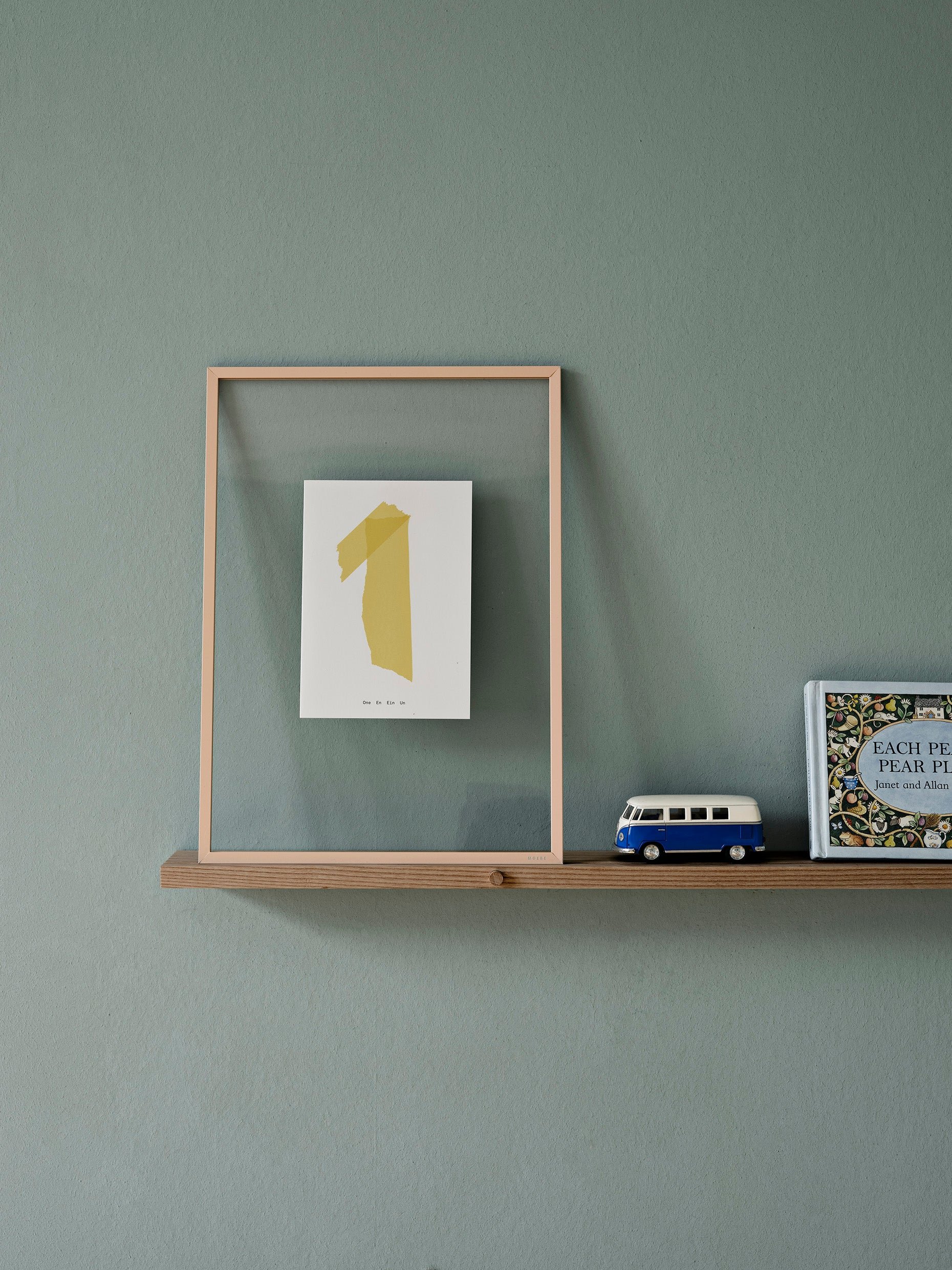 moebe_gallery-shelf_ic_oak_low-res_03.jpg