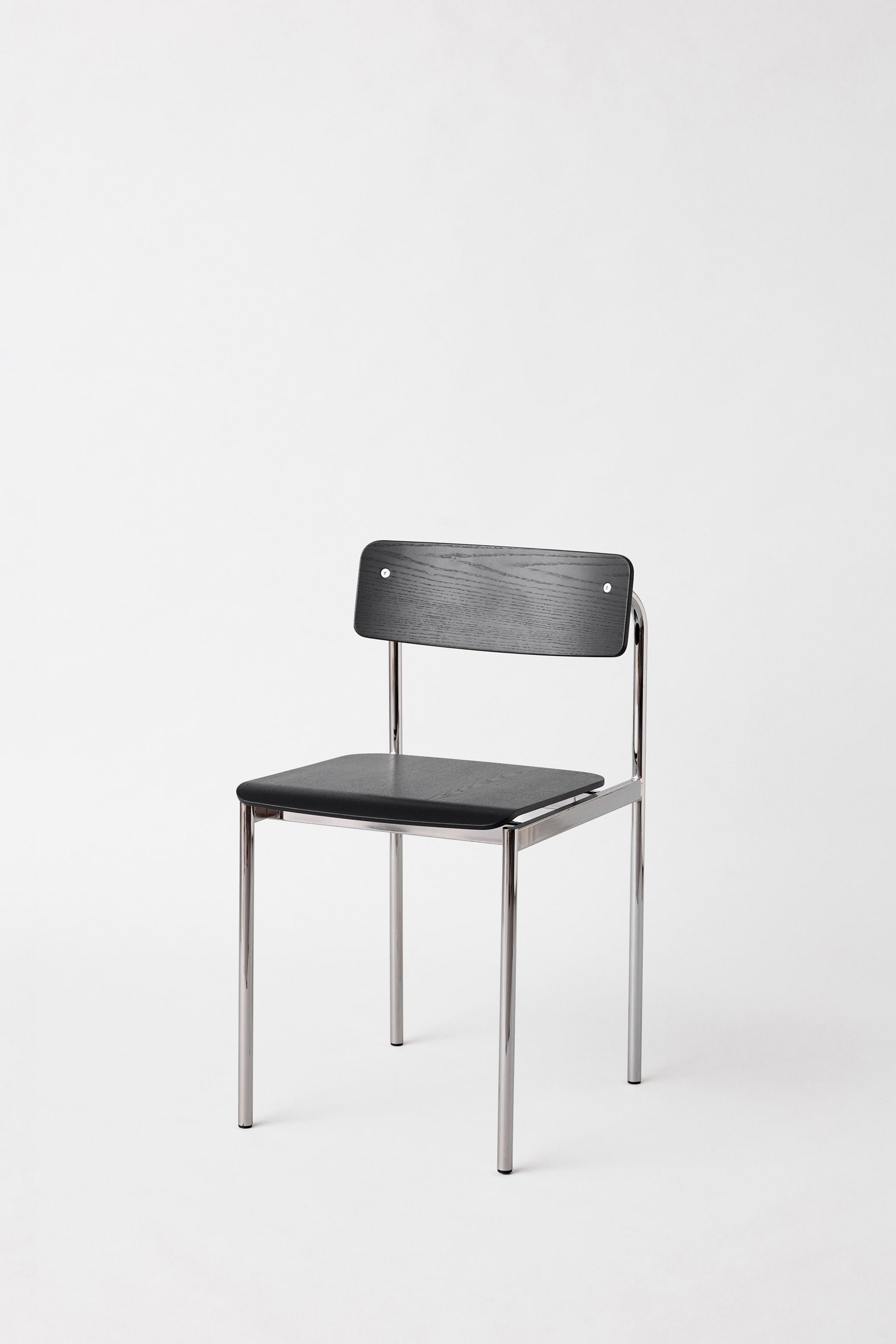 moebe_offset-chair_pp_chrome_black_low-res_01_occhbl_c24ea9fd-cac7-4d39-a7ec-9c471c69ce93.jpg
