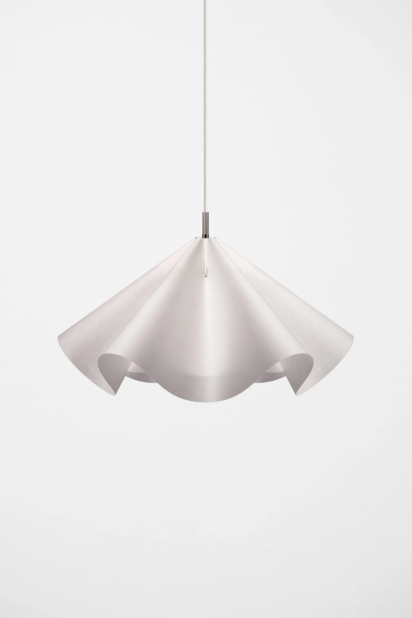 MOEBE_Sinuate-Pendant-Lamp_PP_Medium_Stainless-Steel_Low-Res_01_SIPENMWHSS.jpg