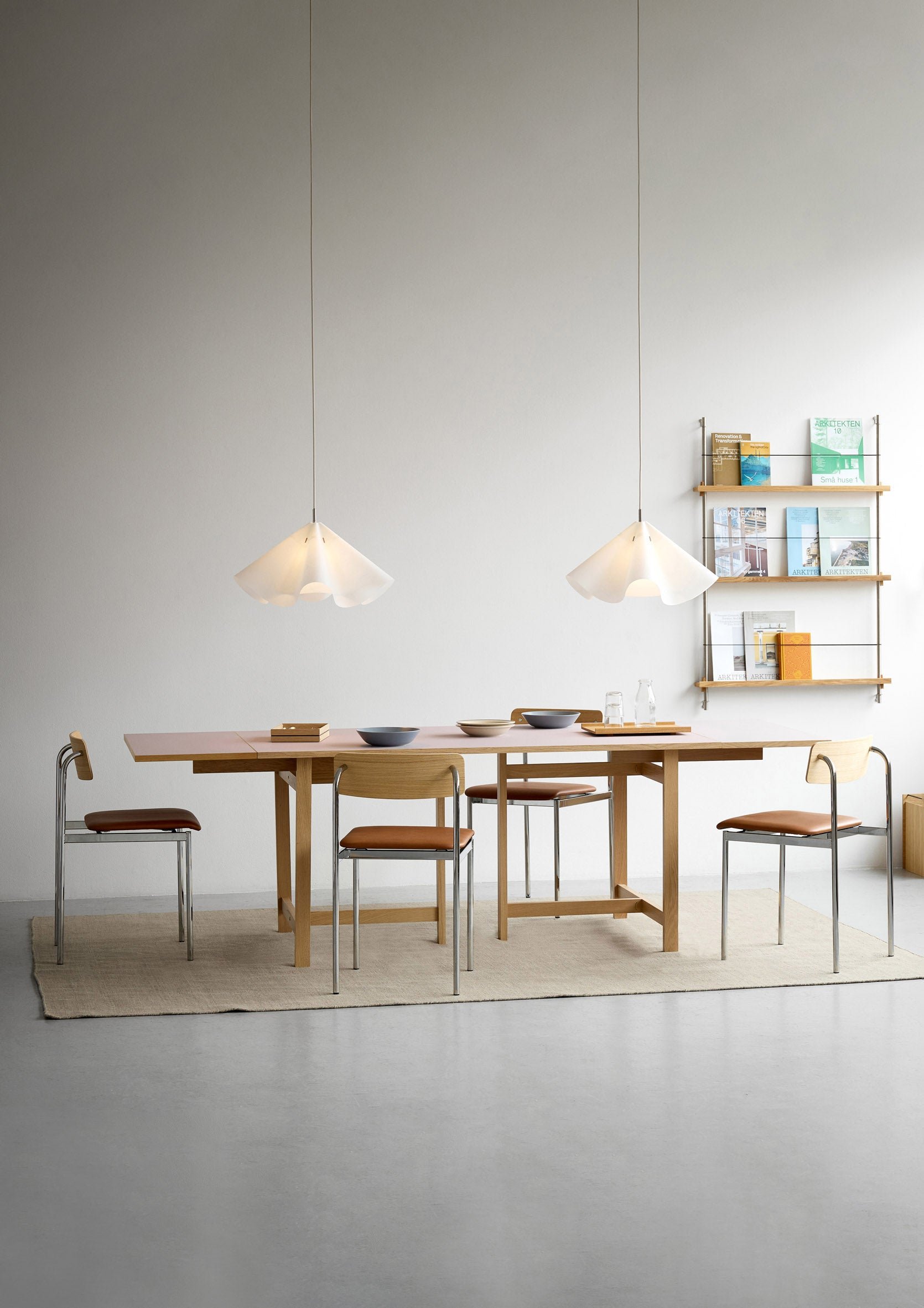 moebe_sinuate-pendant-lamp_ic_medium_stainless-steel_low-res_02_sipenmwhss.jpg