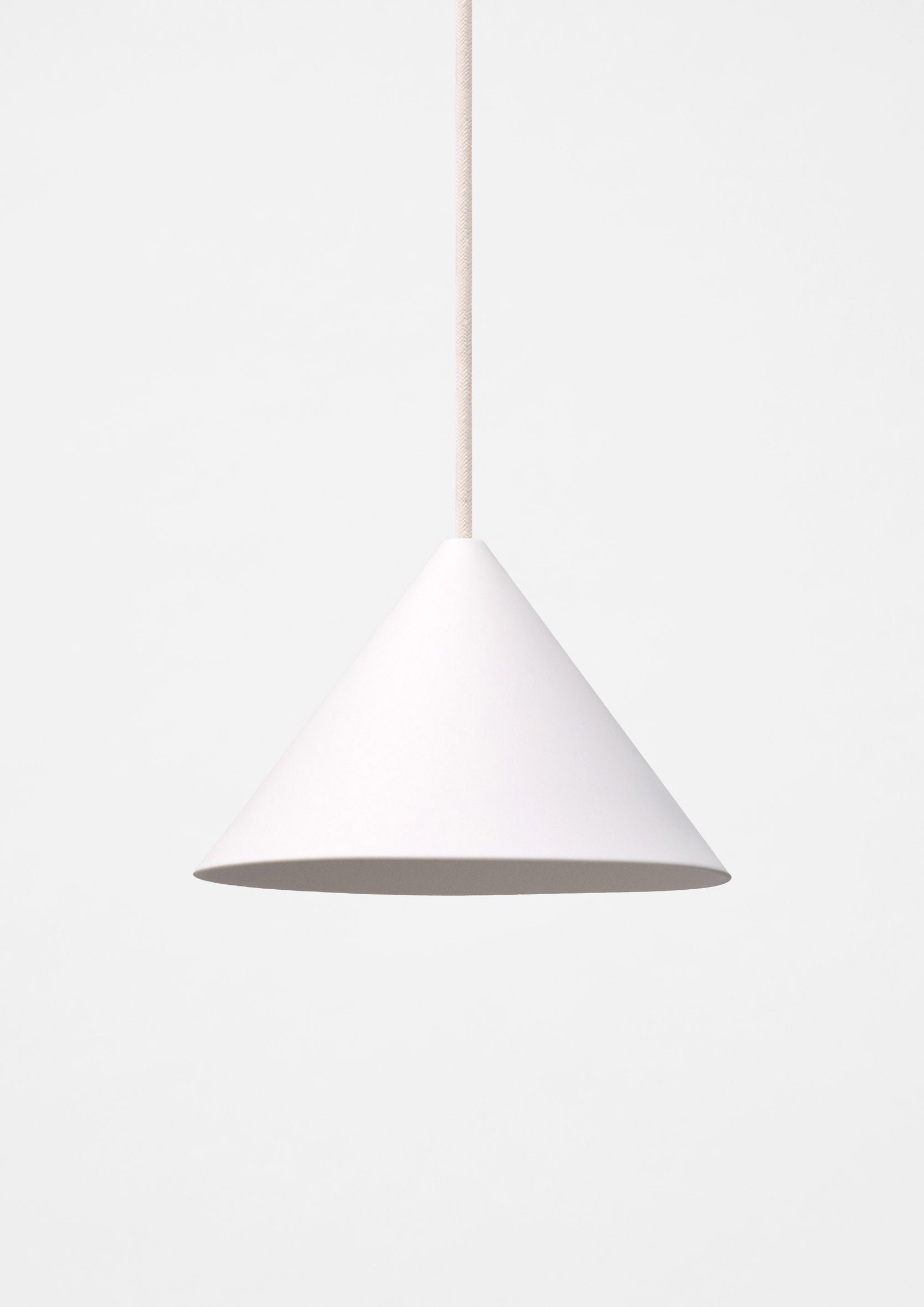 MOEBE_Ceramic-Cone-Pendant_PP_White_Low-Res_01_CCPWH.jpg