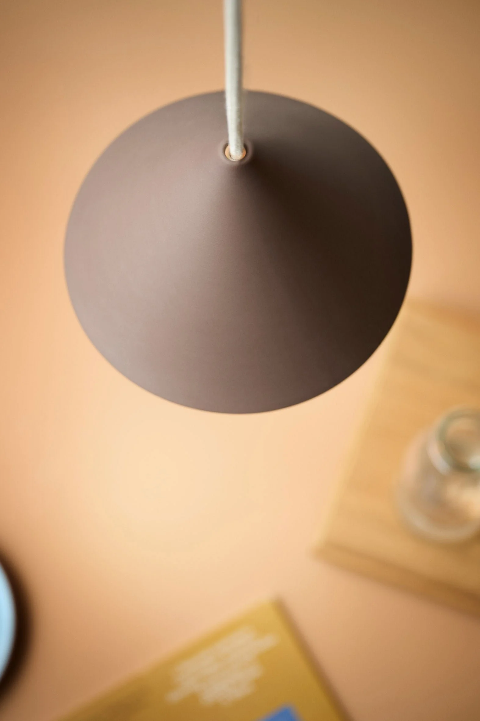 moebe_ceramic-cone-pendant_ic_umbra-brown_low-res_06_ccpub_574ef420-988a-4c59-8127-2df38cea89f2.jpg