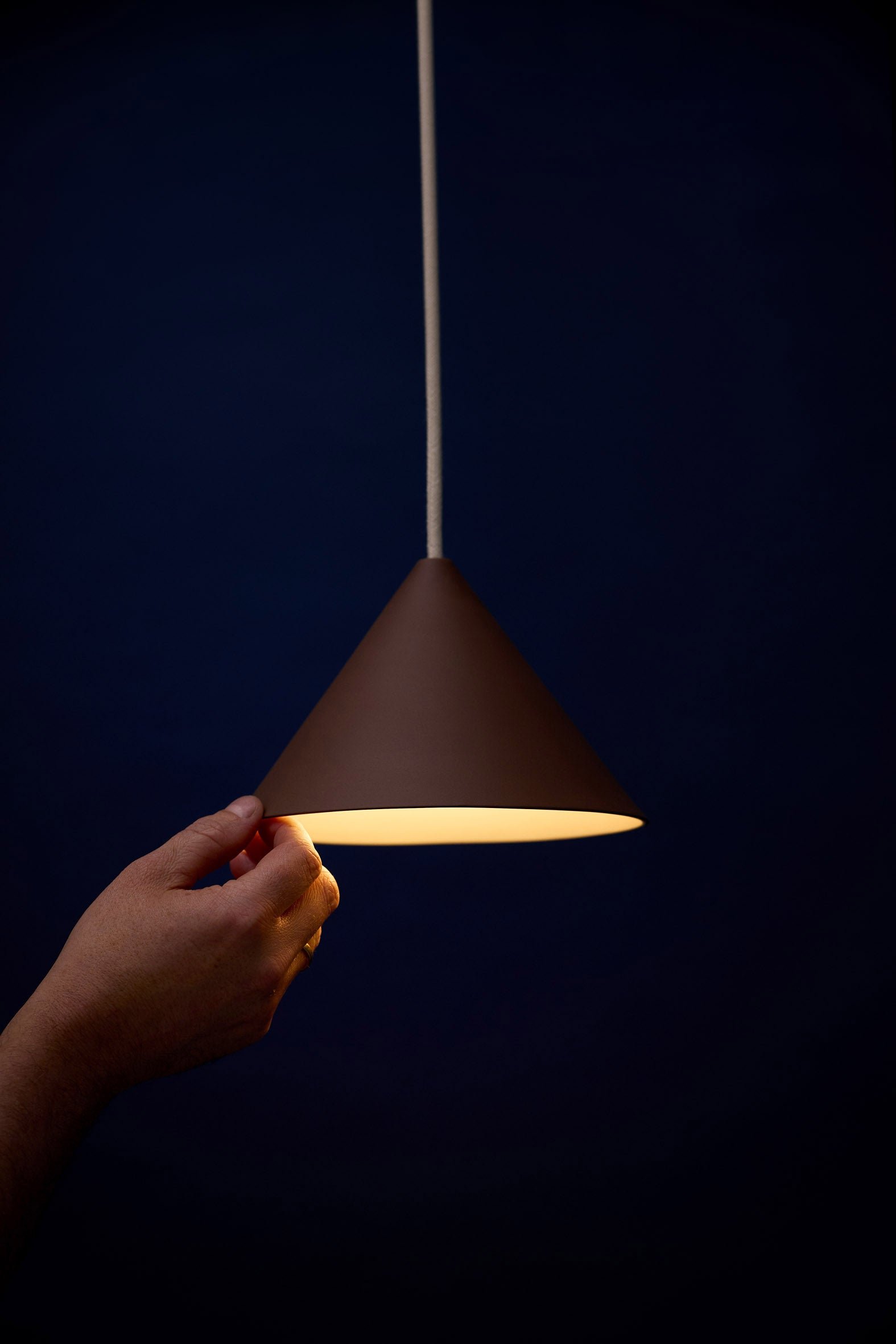 moebe_ceramic-cone-pendant_ic_umbra-brown_low-res_08_ccpub_5a743d20-5d6a-45a9-99e4-3aec457c2af3.jpg