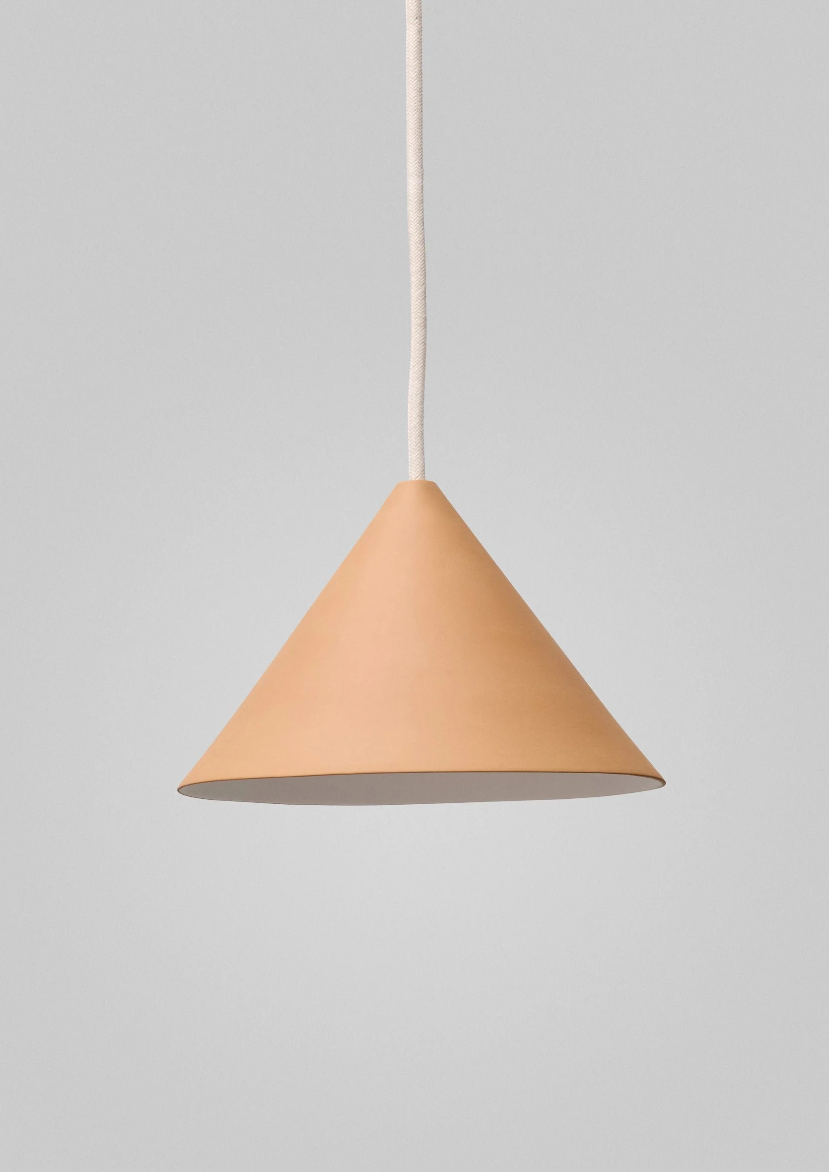 moebe_ceramic-cone-pendant_ic_light-ocre_low-res_11_ccplo.jpg