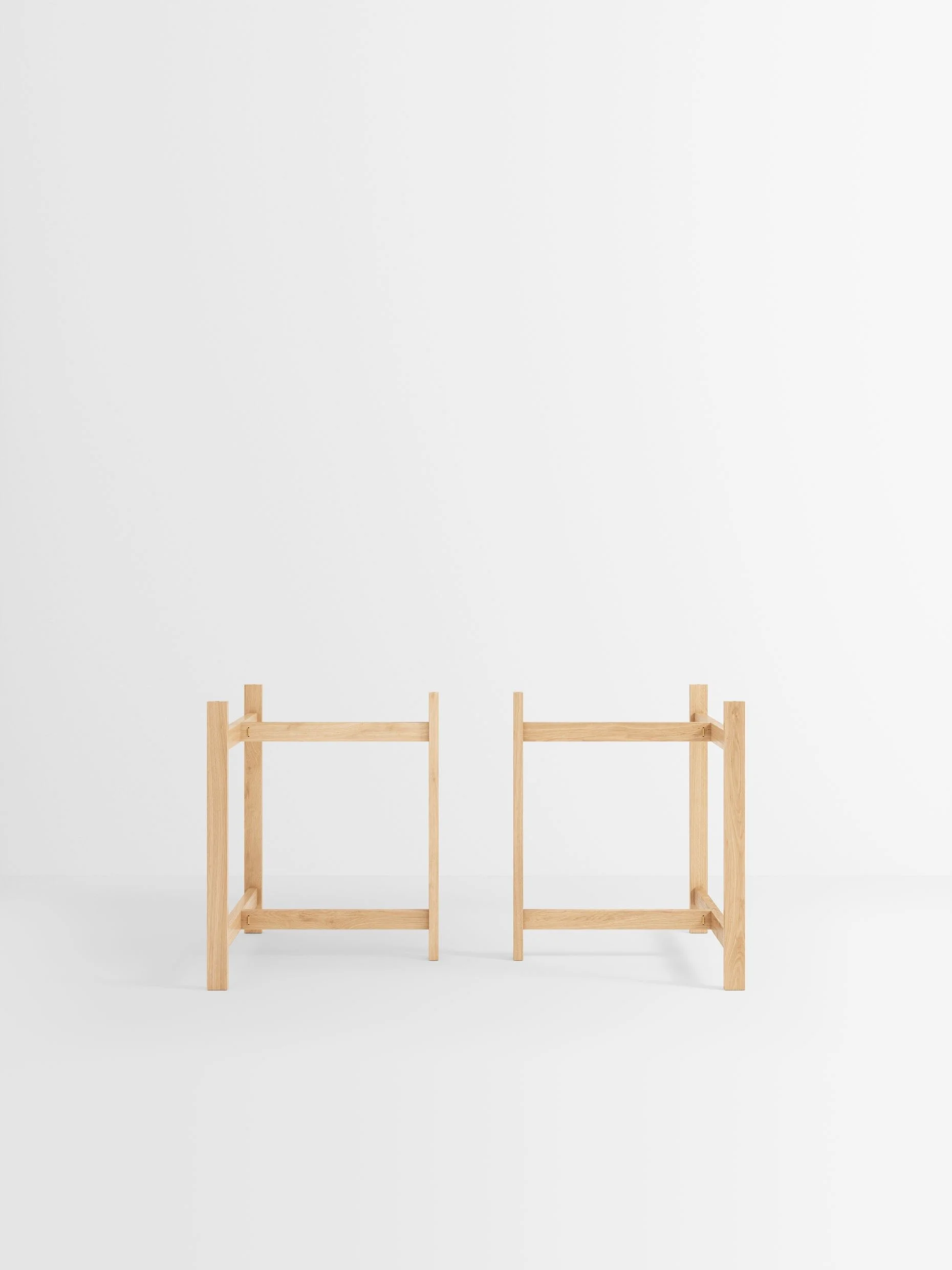 MOEBE_Dining-Table_PP_Legs-Only-Rectangular_Oak_Low-Res_02_d9e2699c-8364-4d5d-8859-02e8275c1004.jpg