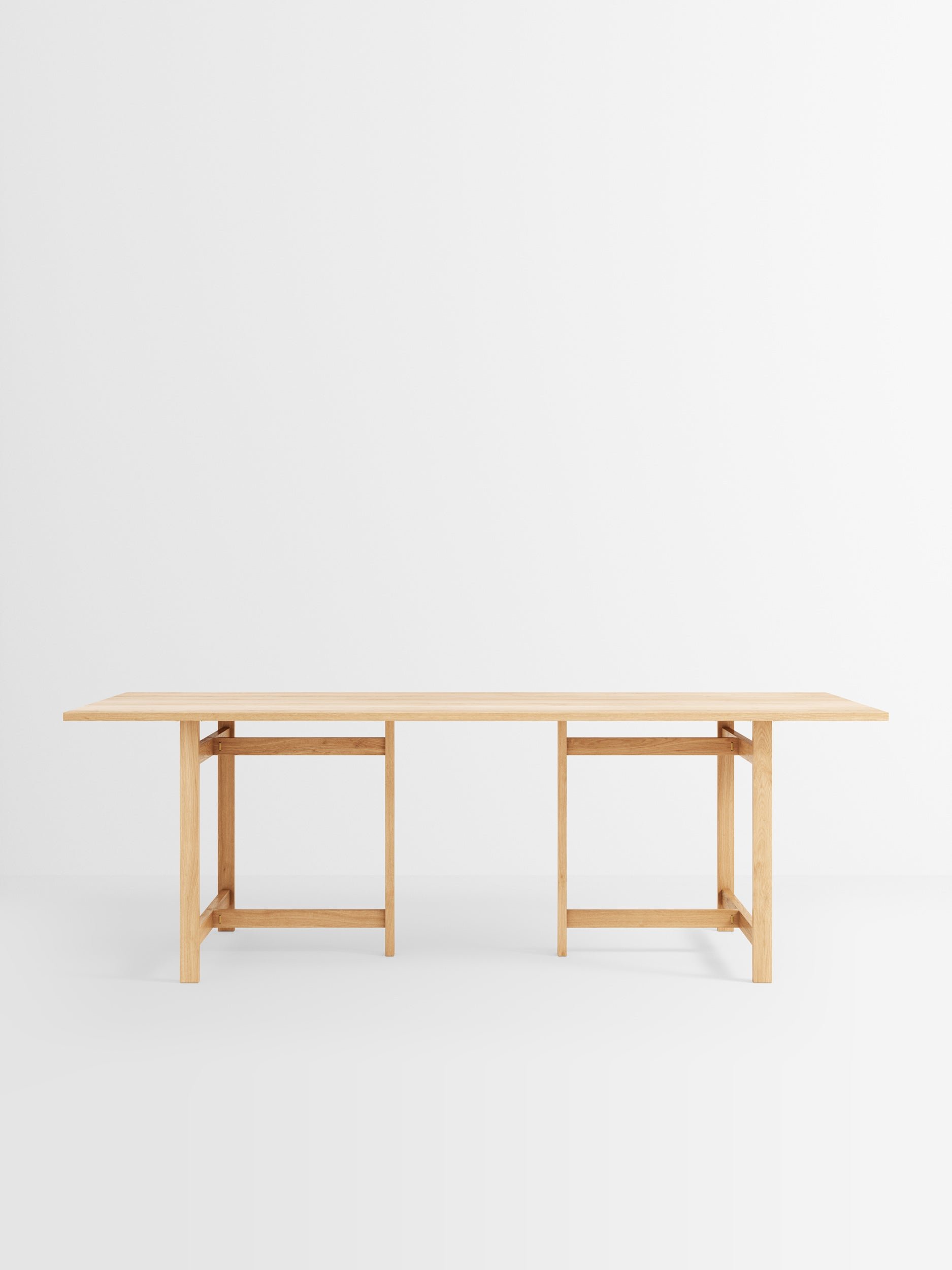 MOEBE_Dining-Table_PP_220-Rectangular_Oak_Low-Res_02.jpg