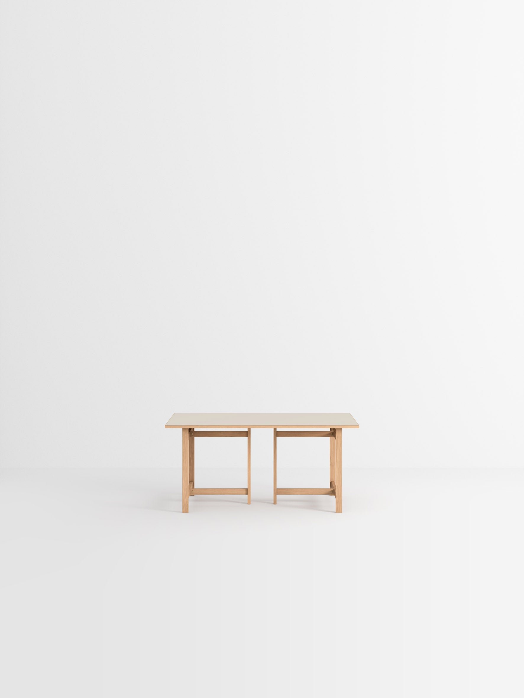 MOEBE_Dining-Table_PP_160-Rectangular_Oak-Warm-Beige_Low-Res_01.jpg