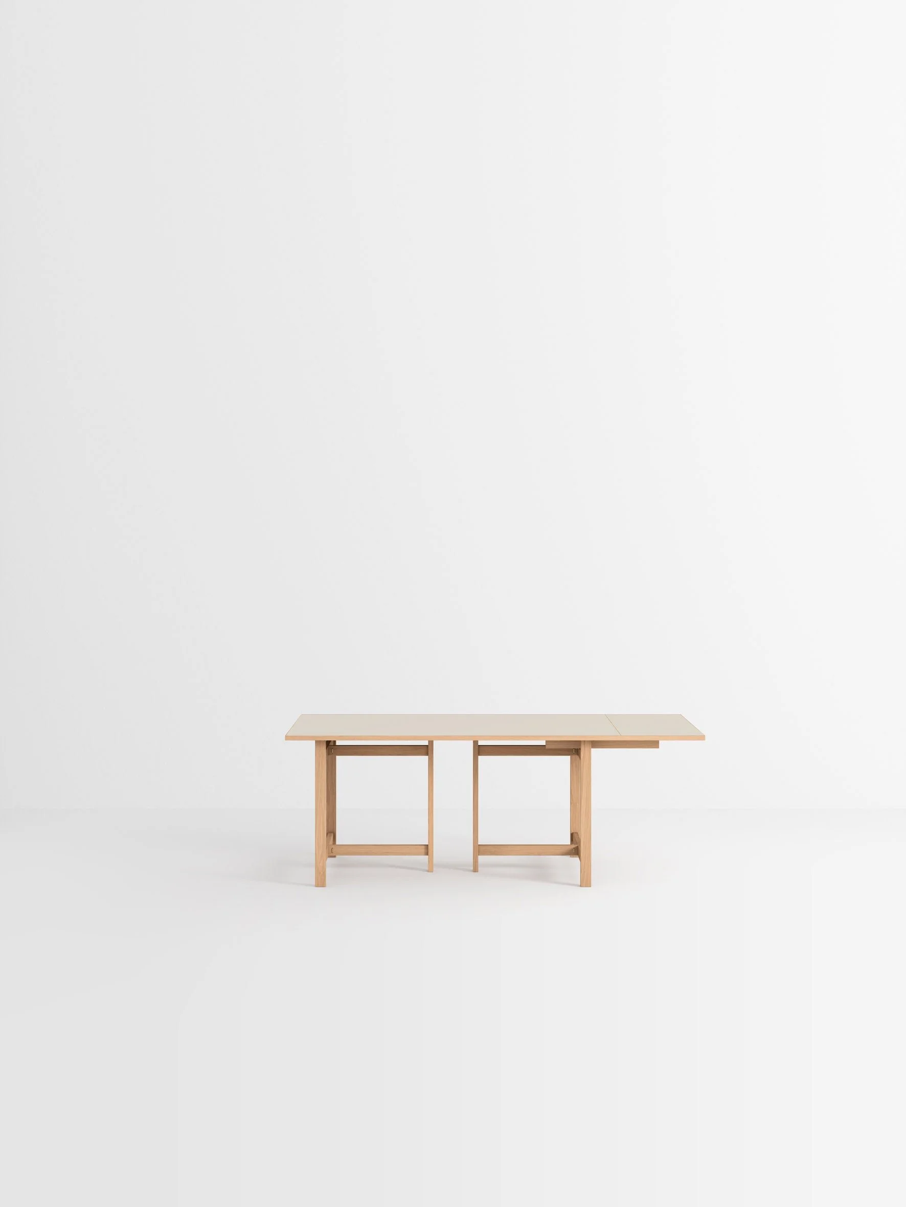 MOEBE_Dining-Table_PP_160-Rectangular_Oak-Warm-Beige_x1-Extension_Low-Res_01.jpg