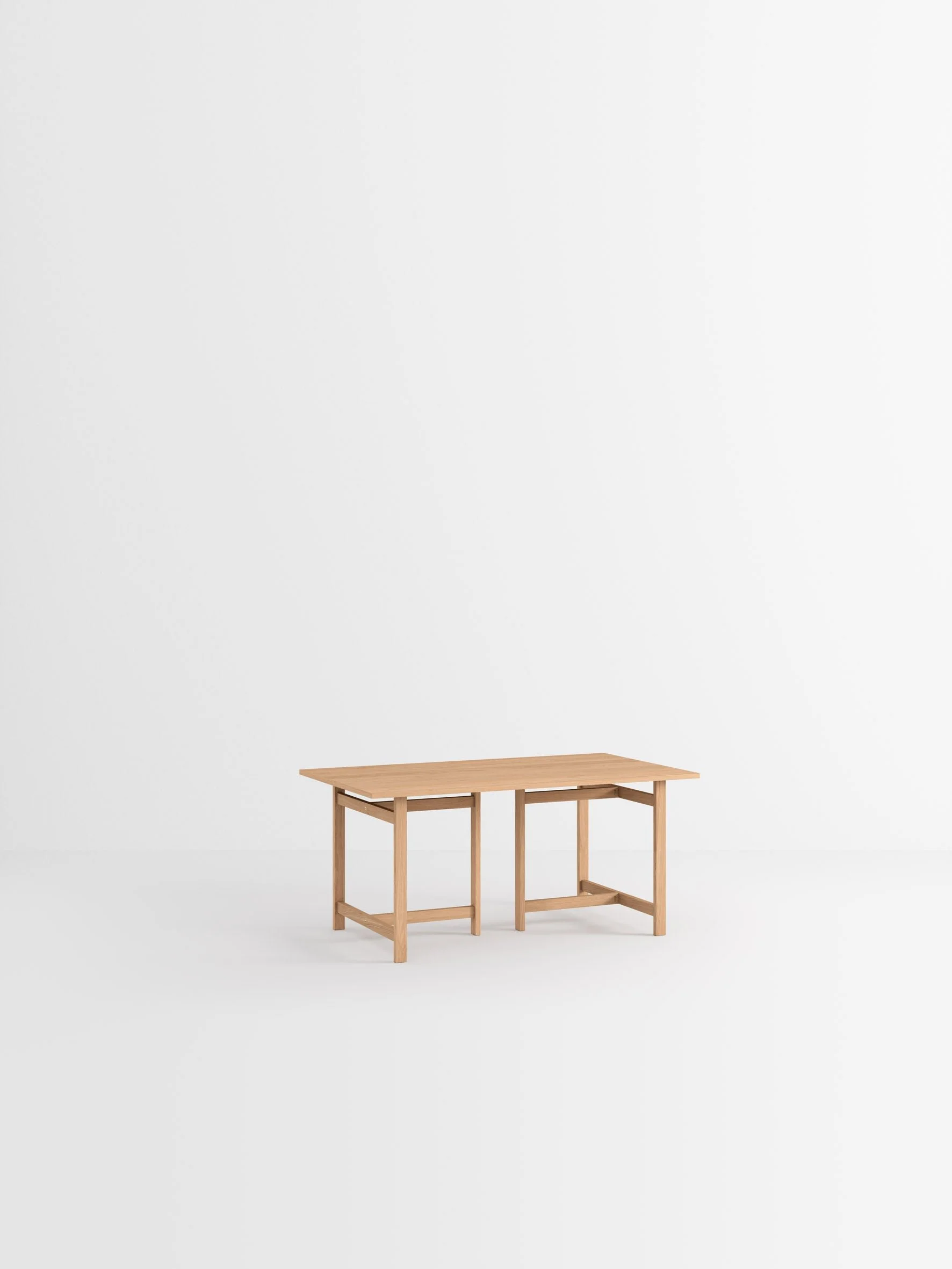 moebe_dining-table_pp_160-rectangular_oak_low-res_02_5cd32212-2372-4fb2-979a-c6b6d807d284.jpg