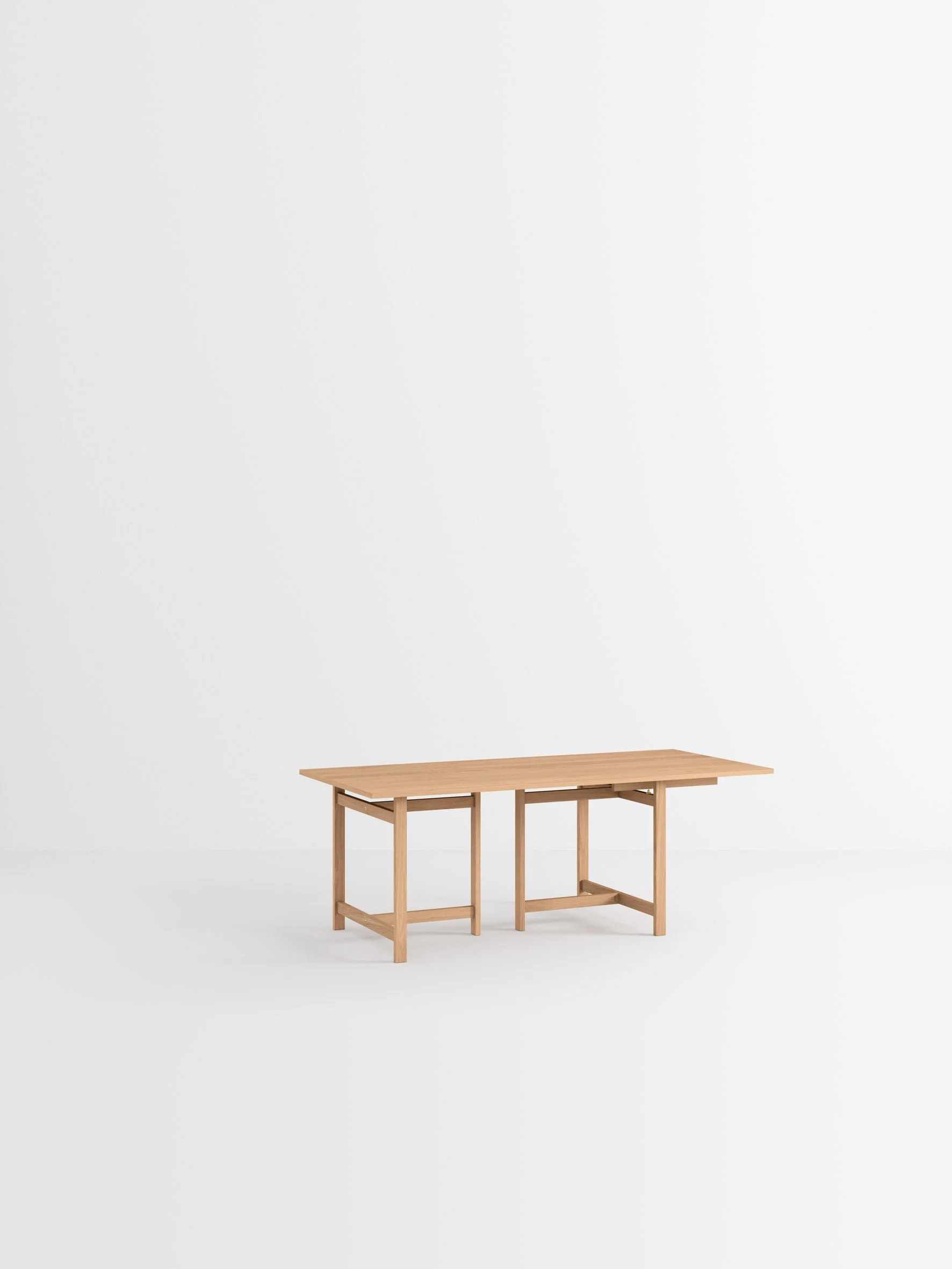 moebe_dining-table_pp_160-rectangular_oak_x1-extension_low-res_02.jpg