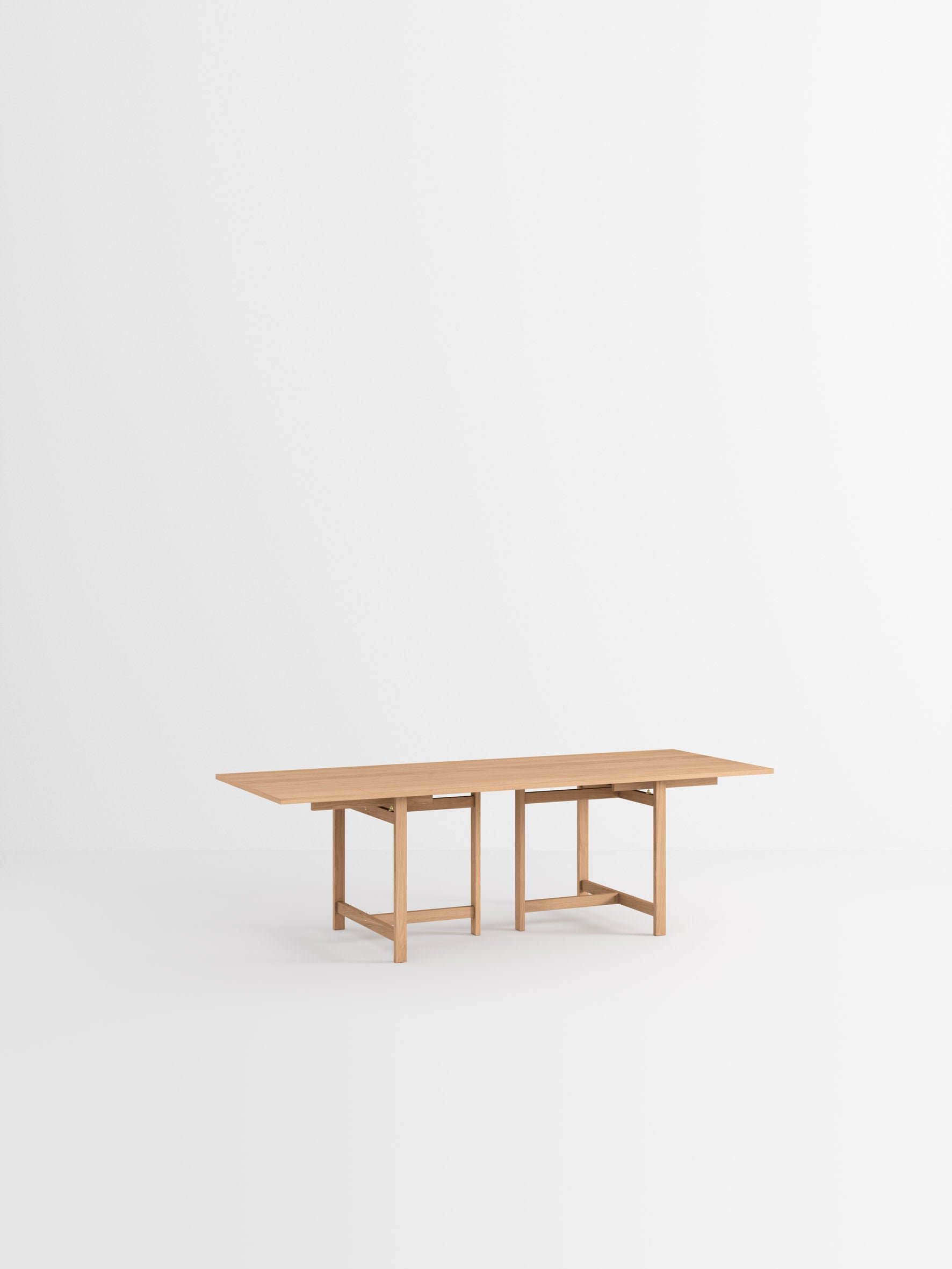 moebe_dining-table_pp_160-rectangular_oak_x2-extension_low-res_02.jpg