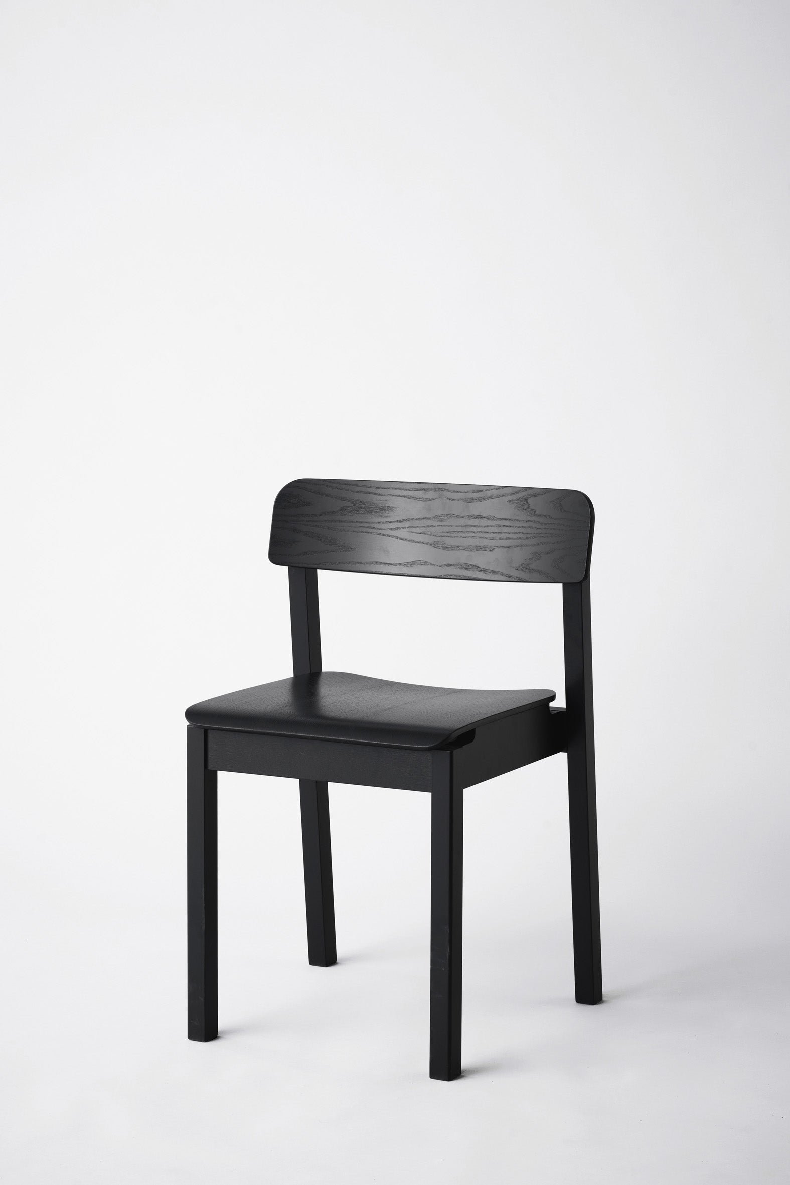 MOEBE_Everyday-Chair_PP_Black_Low-Res_01_EDCBL.jpg