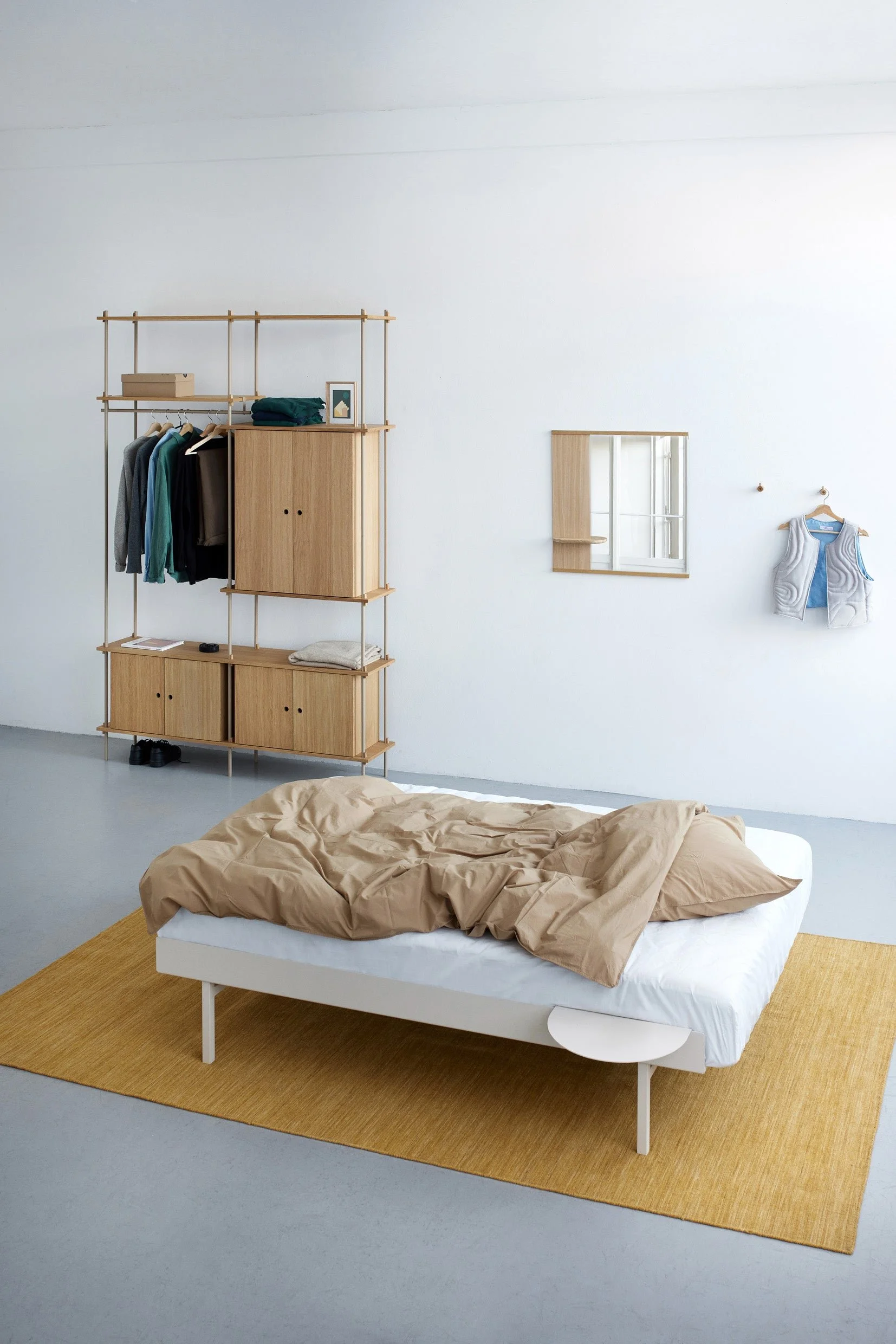moebe_tall-bed_ic_sand_high-res_02.jpg