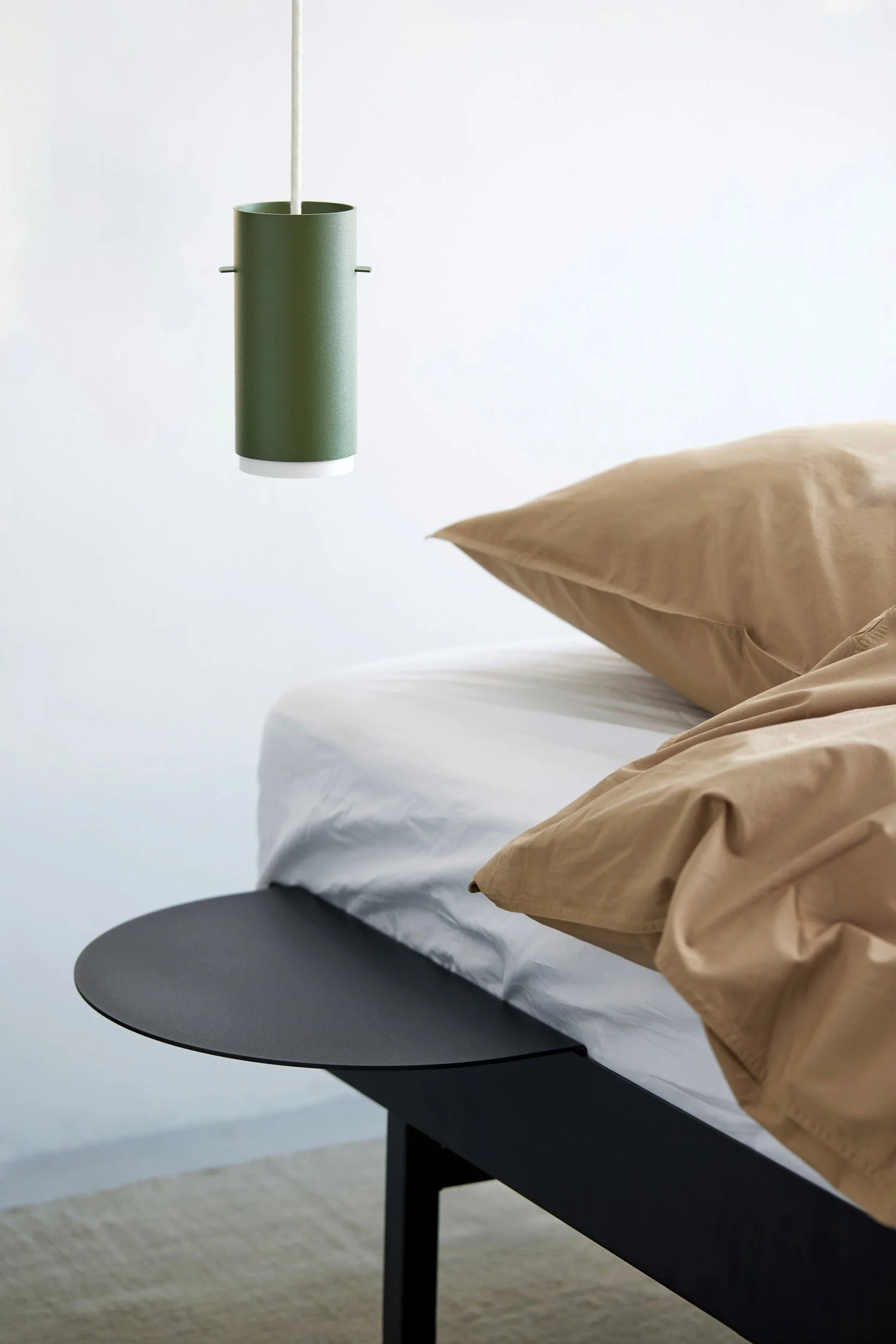 moebe_tall-bed_ic_black_high-res_06.jpg