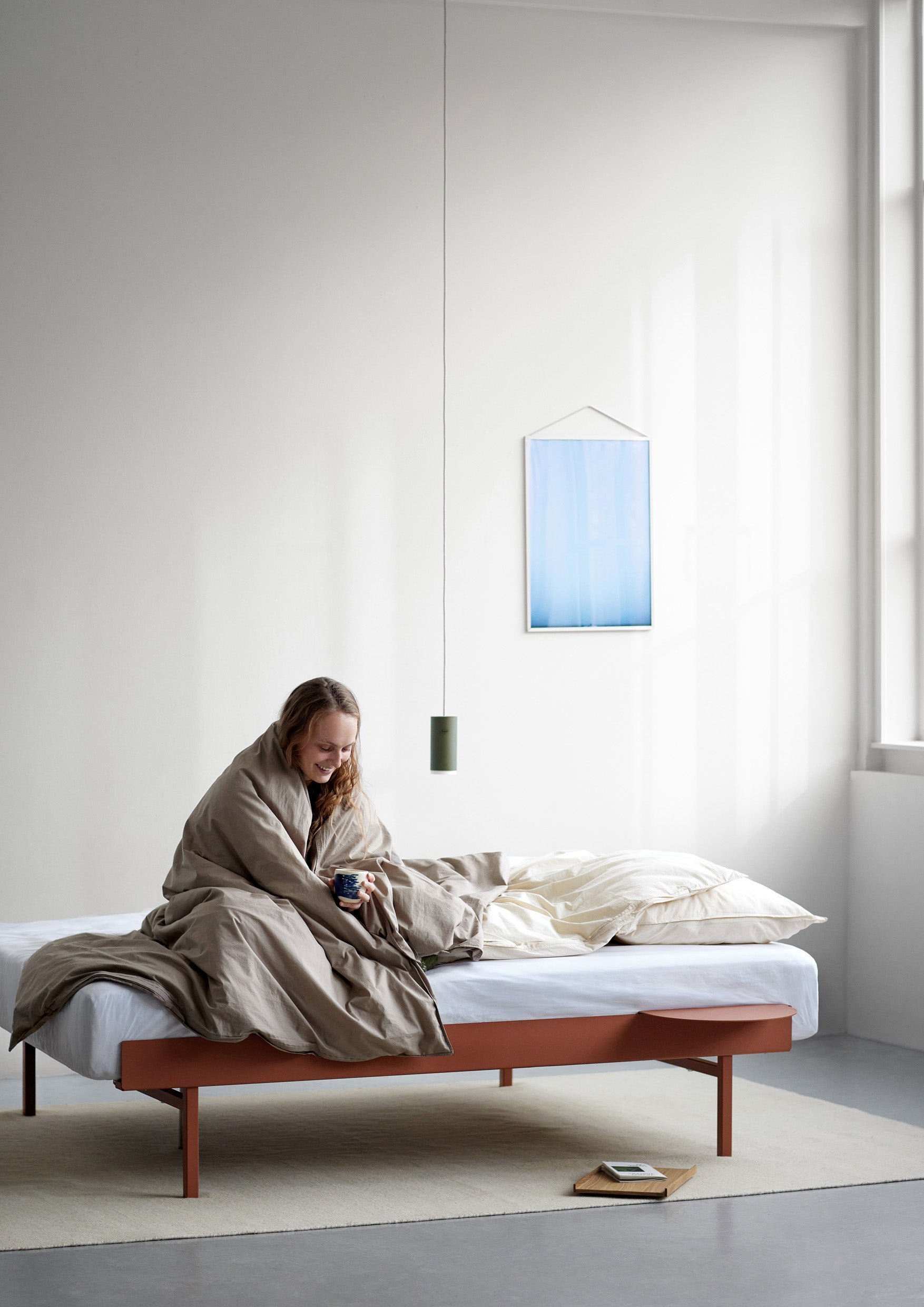 moebe_tall-bed_ic_terracotta_high-res_06.jpg