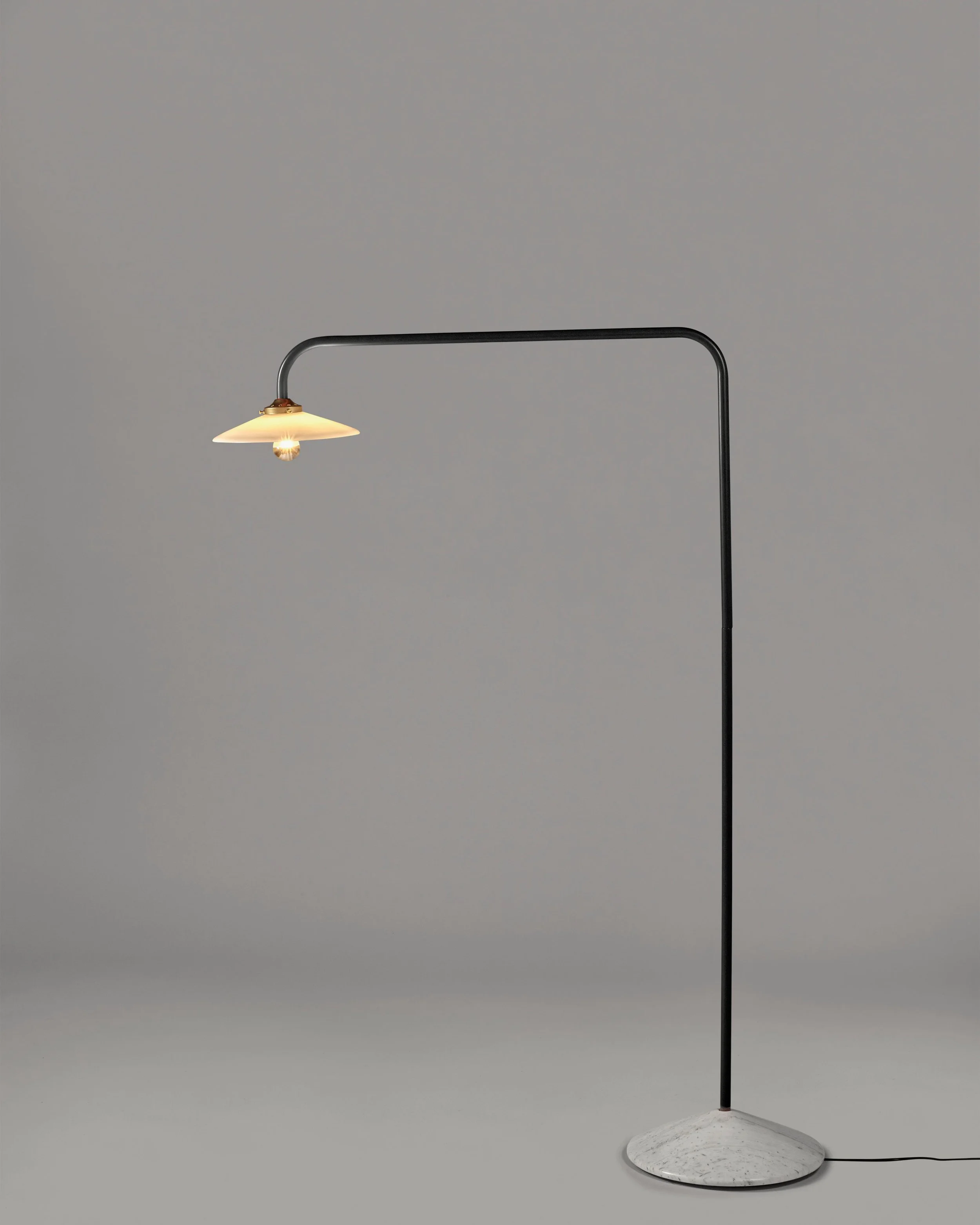standing-lamp-marble-n1-black_3.jpg