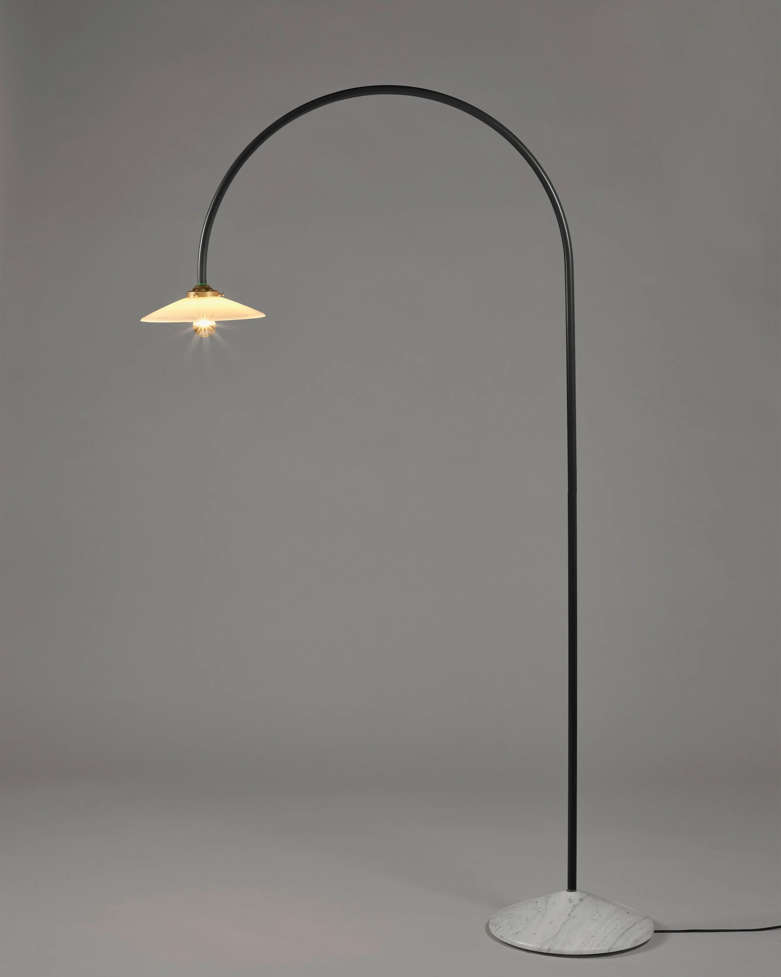 standing-lamp-marble-n2-black_4.jpg