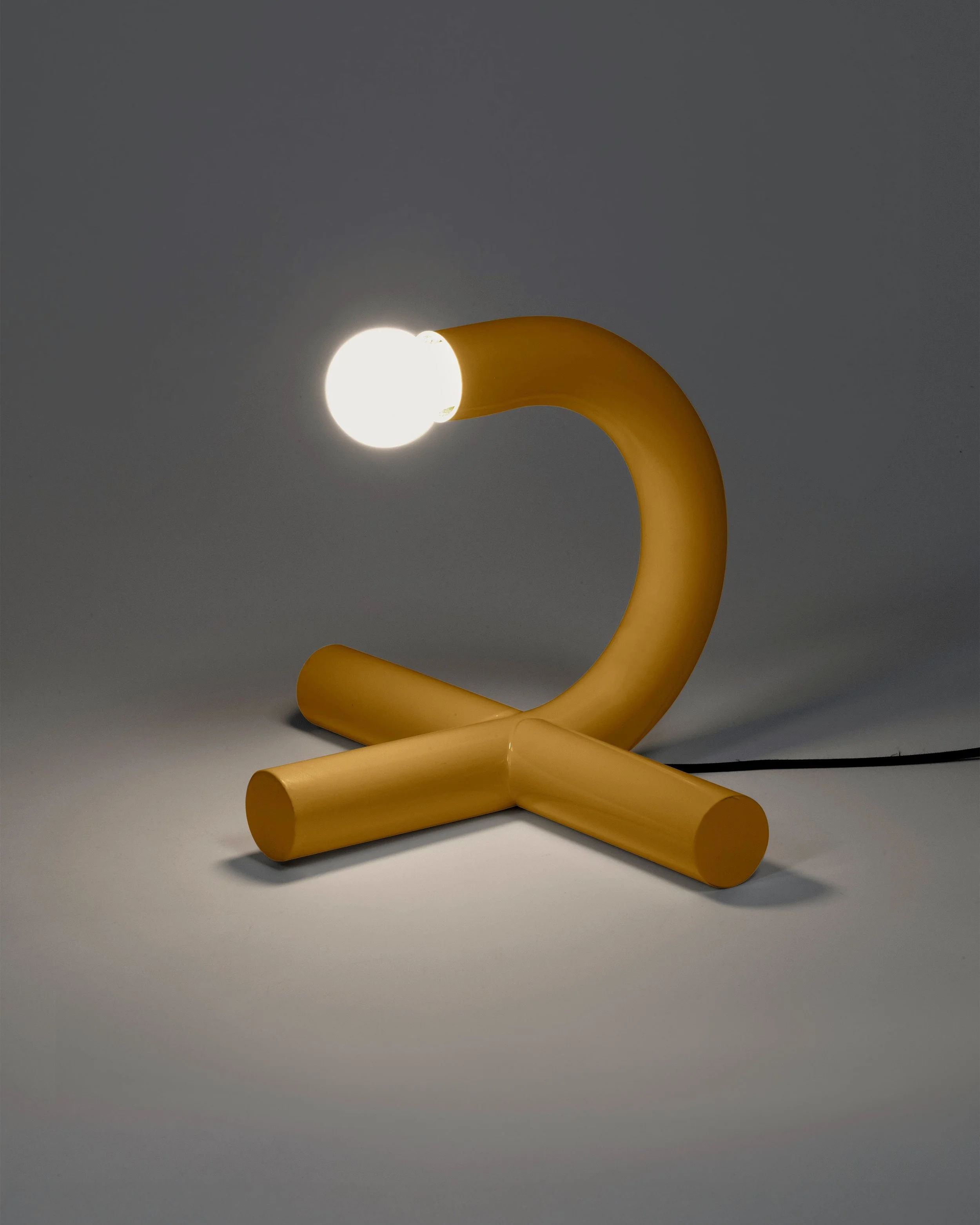 table-lamp-yellow-la-tre-gialla_1-3.jpg