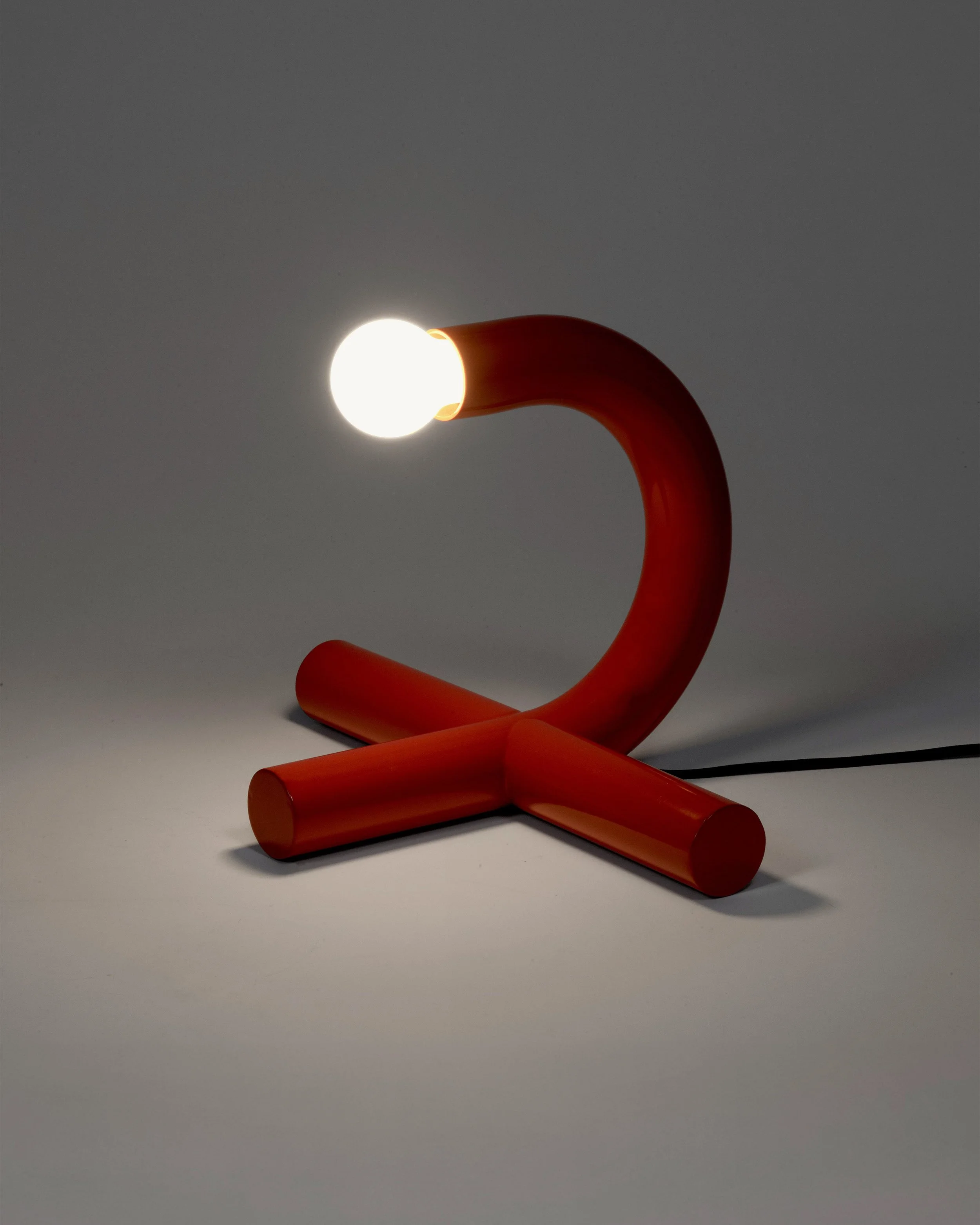 table-lamp-red-la-tre-rossa_3.jpg