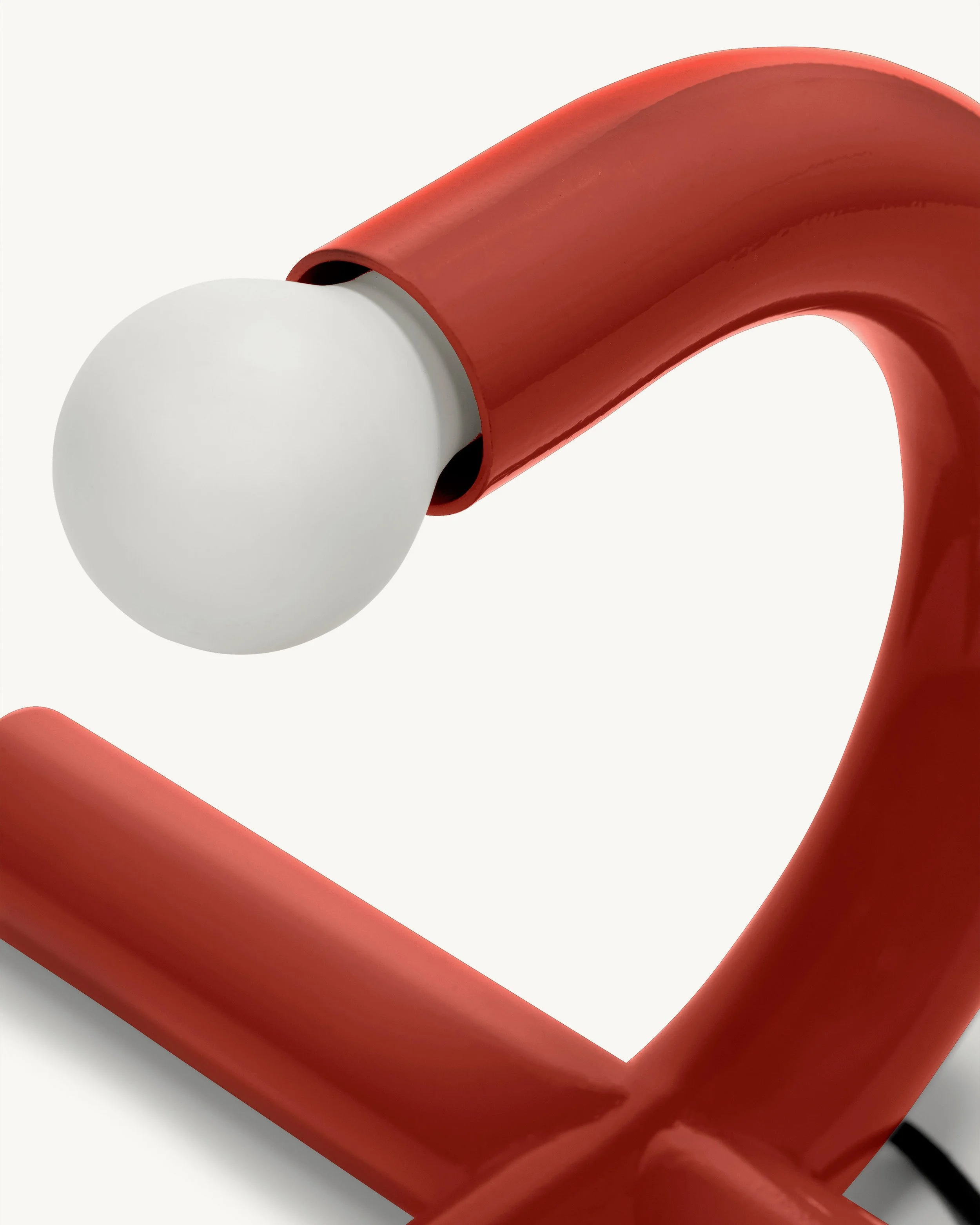 table-lamp-red-la-tre-e-mezzo-rossa_5.jpg