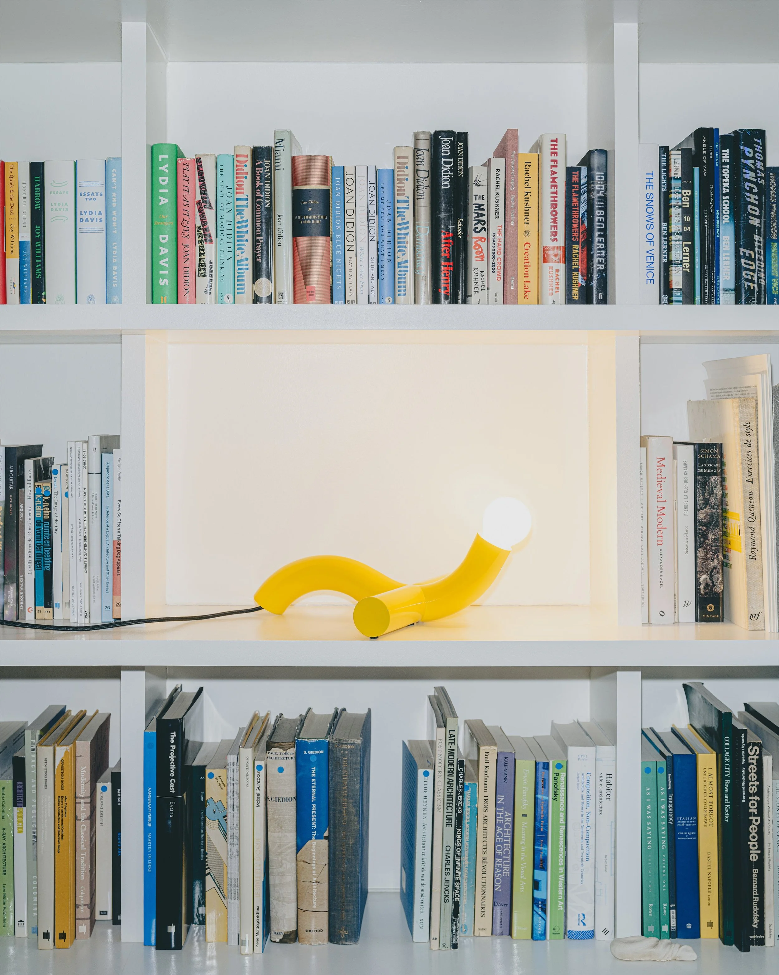 table-lamp-yellow-la-due-gialla_1.jpg