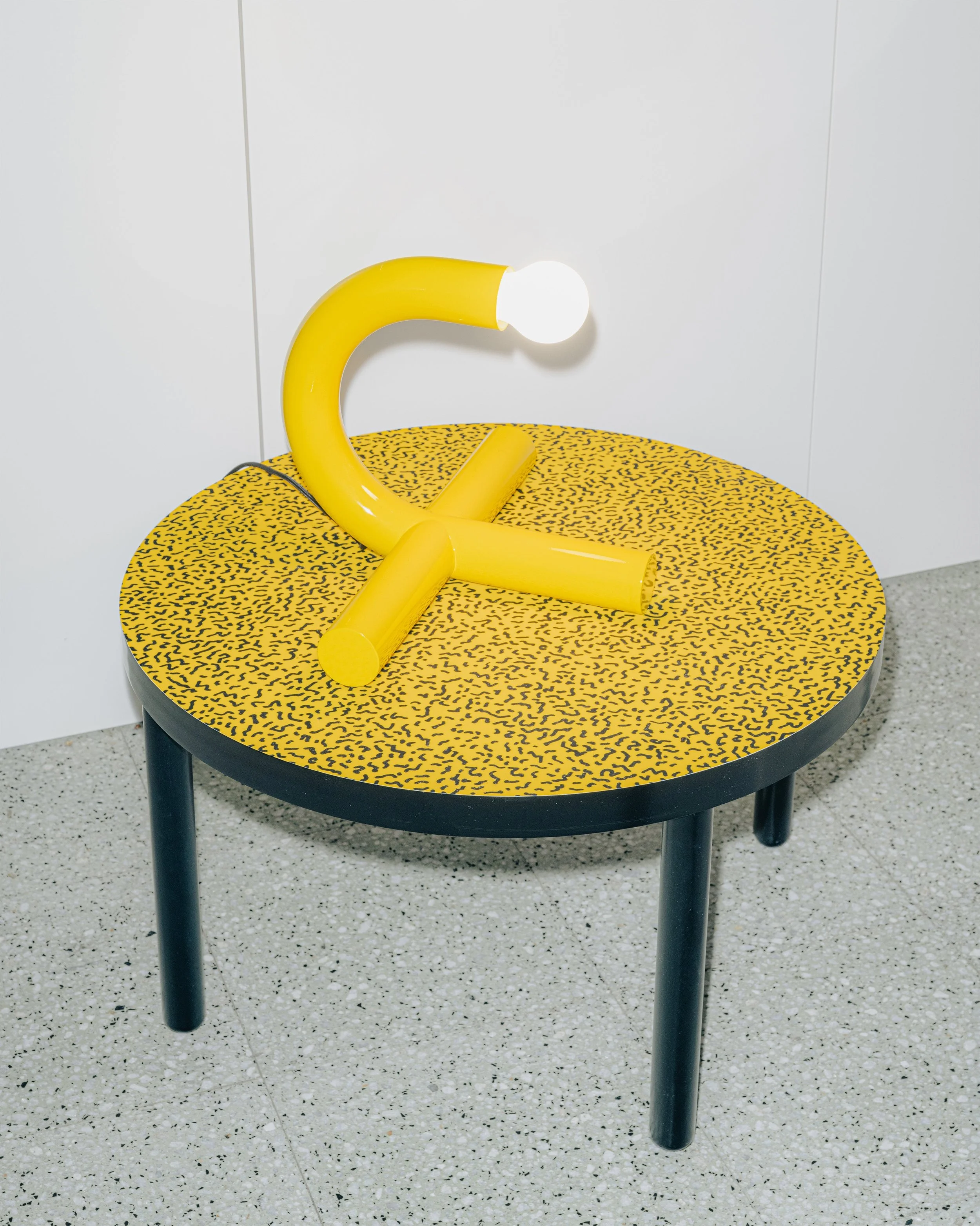 table-lamp-yellow-la-tre-gialla_1.jpg