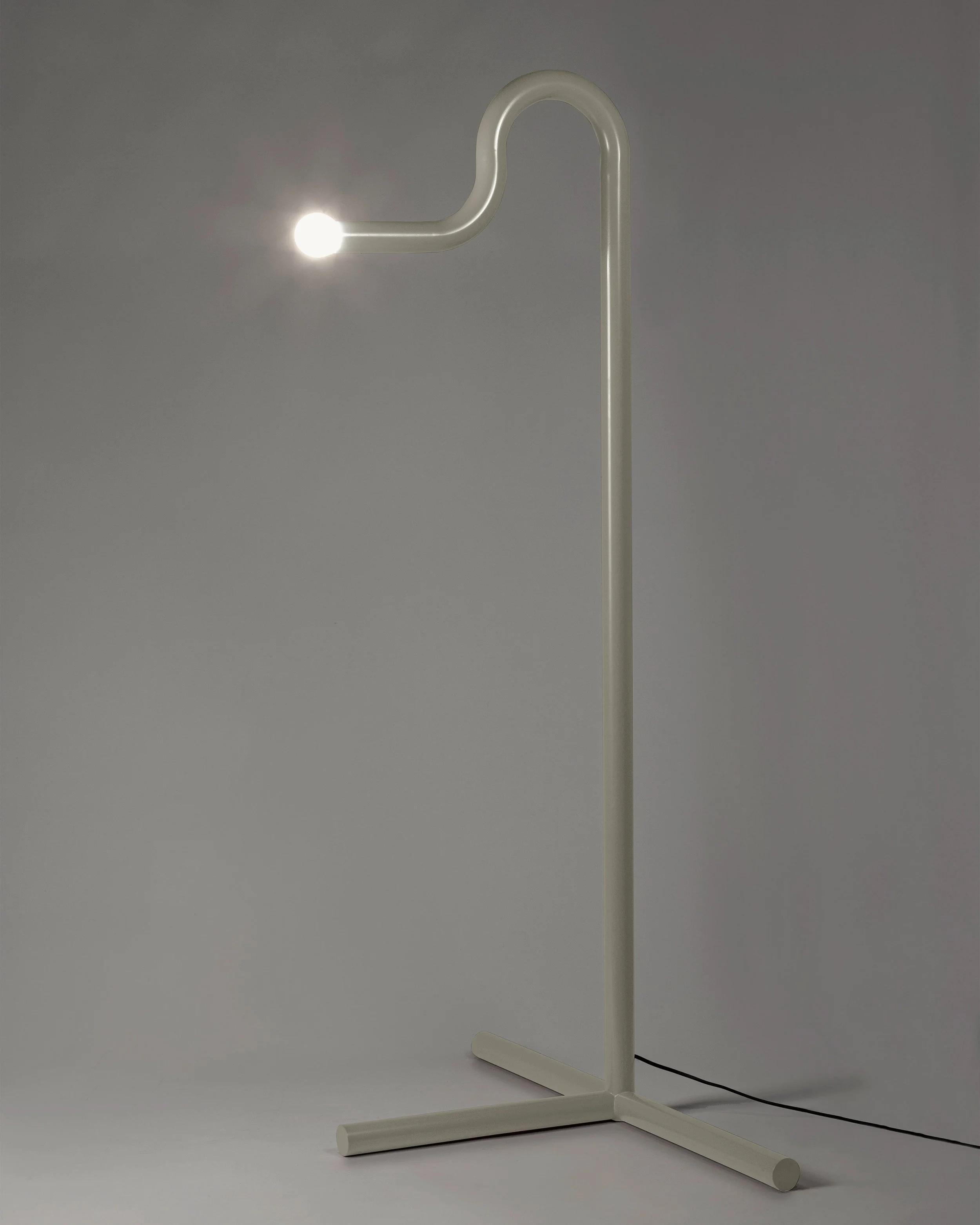 floor-lamp-white-la-uno-bianca_1-3.jpg