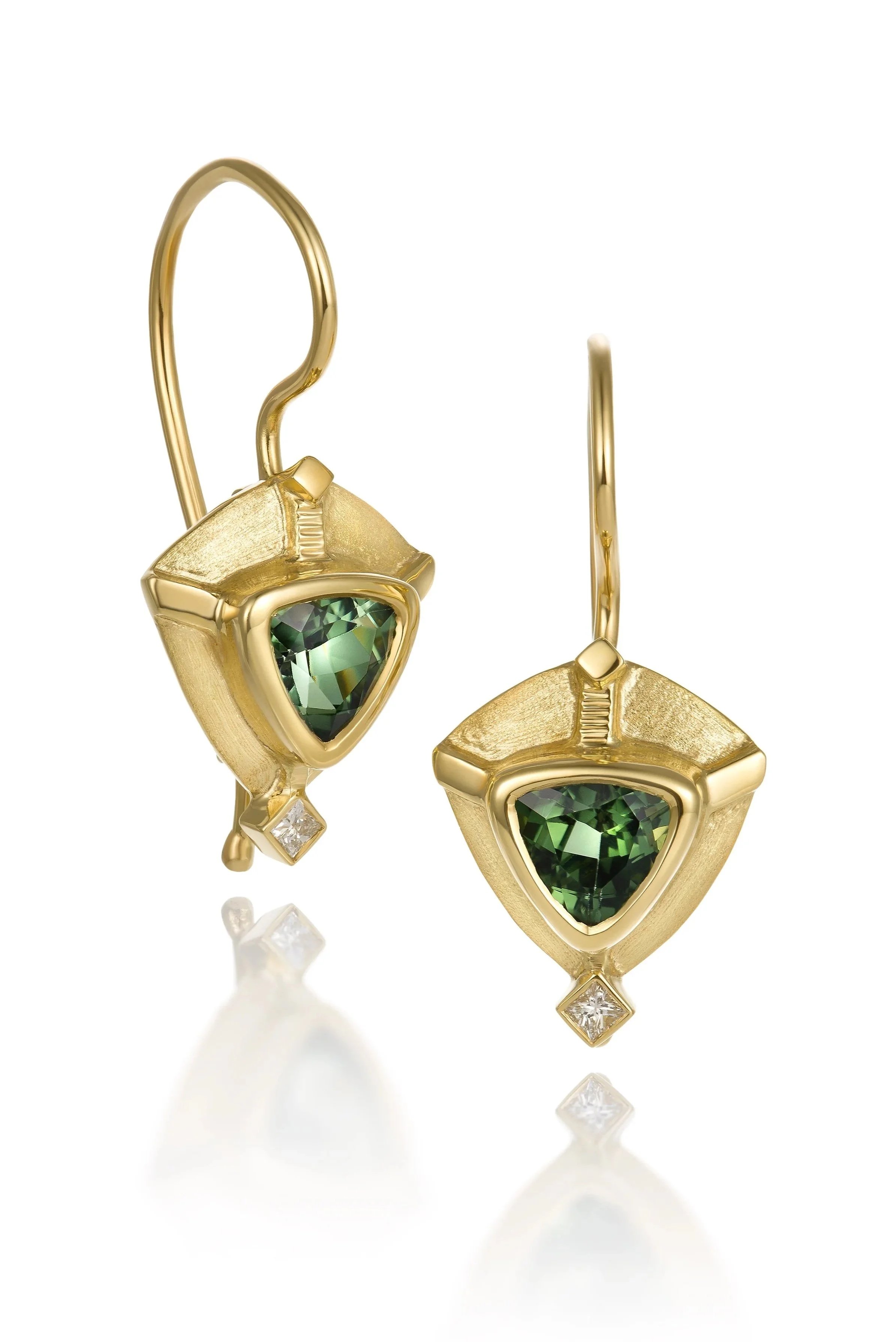 Patty-Bolz-2026-01-739-earrings-green-tourmaline.jpg