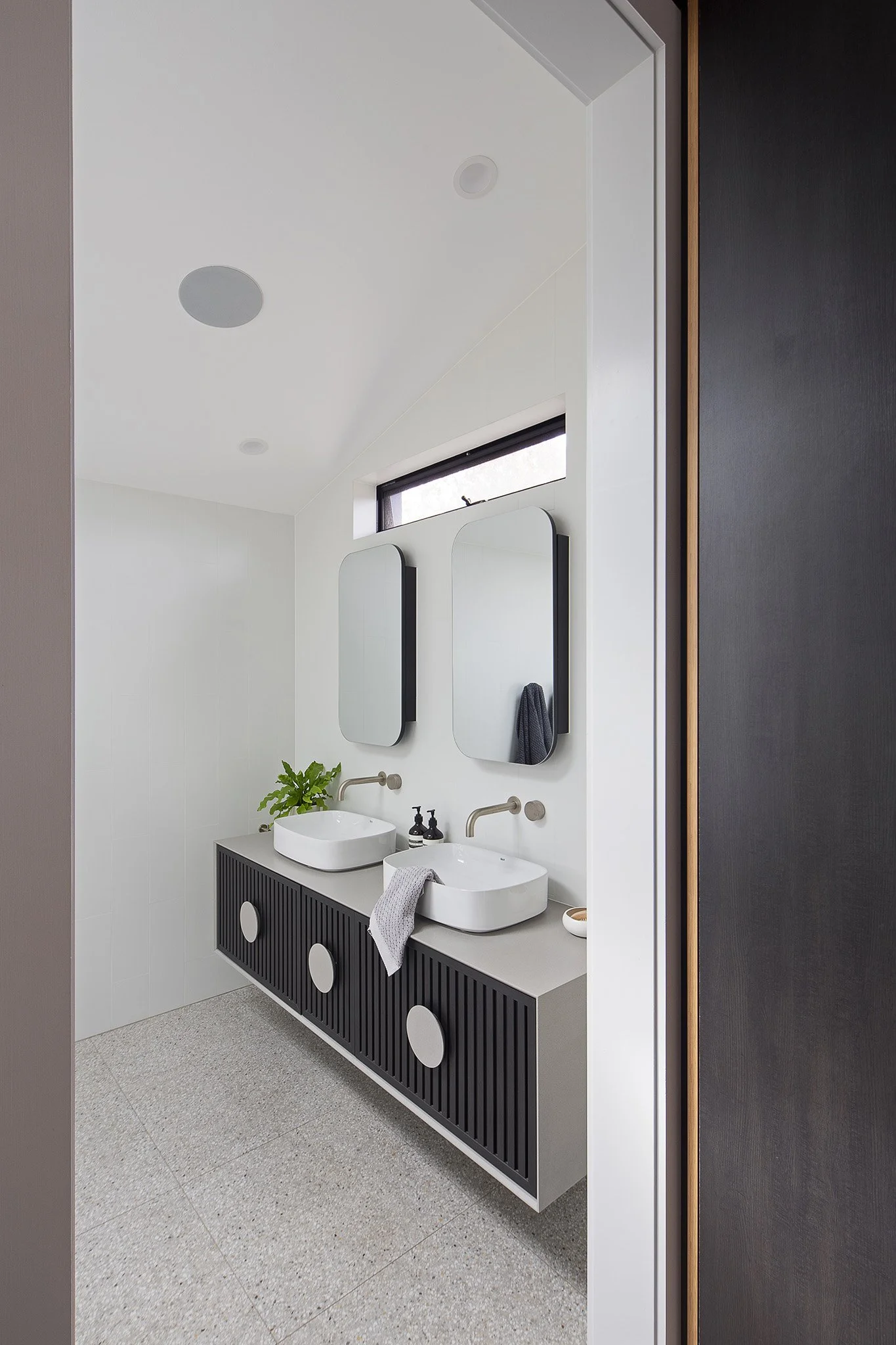 MattMichelDesign_Bathroom_EastLindfield_0490.jpg