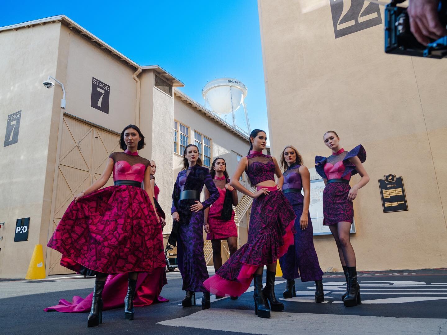 Last weekend we captured a mega fashion event put on by @lumiere_runway featuring @the_sparkle_collection among many other amazing designers.