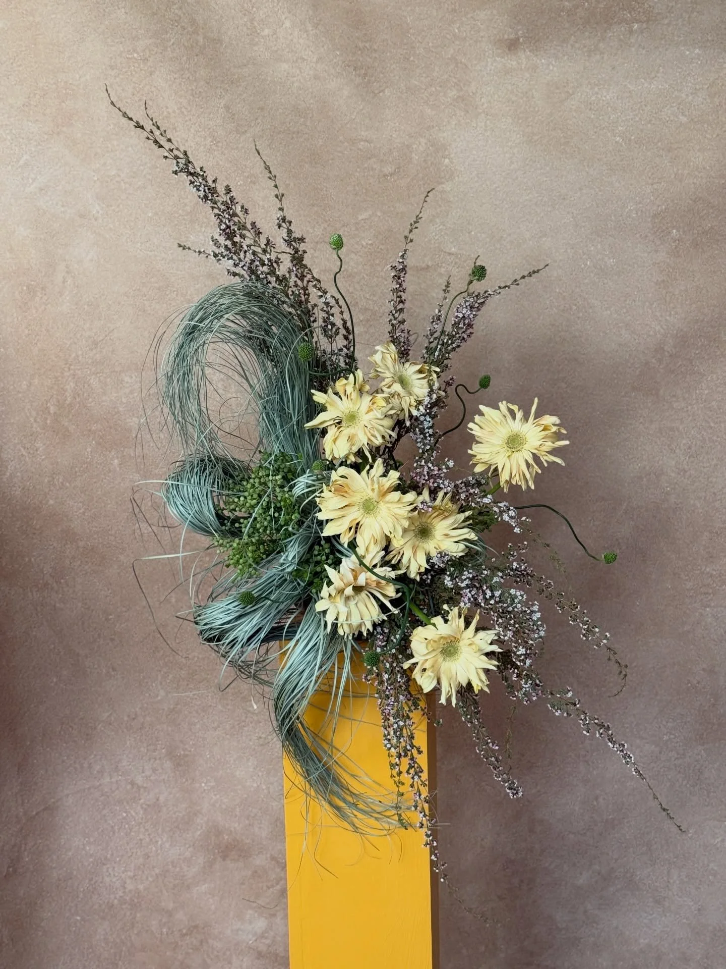 Two versions of the same statement piece

by Lucy Blooms | New England florist | modern floral design | floral arrangement | Gerbera daisy | wedding flowers | inspiration