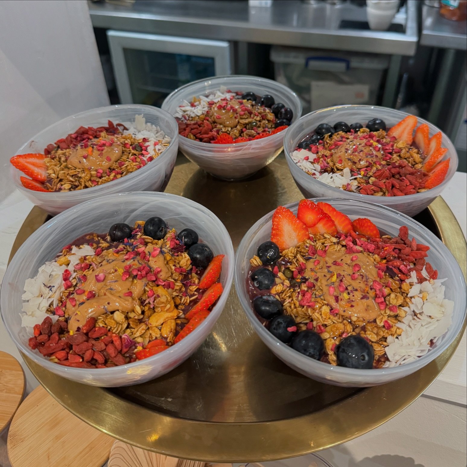 When the whole team gets the a&ccedil;ai bowl memo 😍✨🌺

We&rsquo;re open until 4pm today serving all of our organic smoothies and all of our organic superfood bowls until 3pm today (kitchen closes 1 hour before we close) 🫶🏽

#acaibowl #organic #s