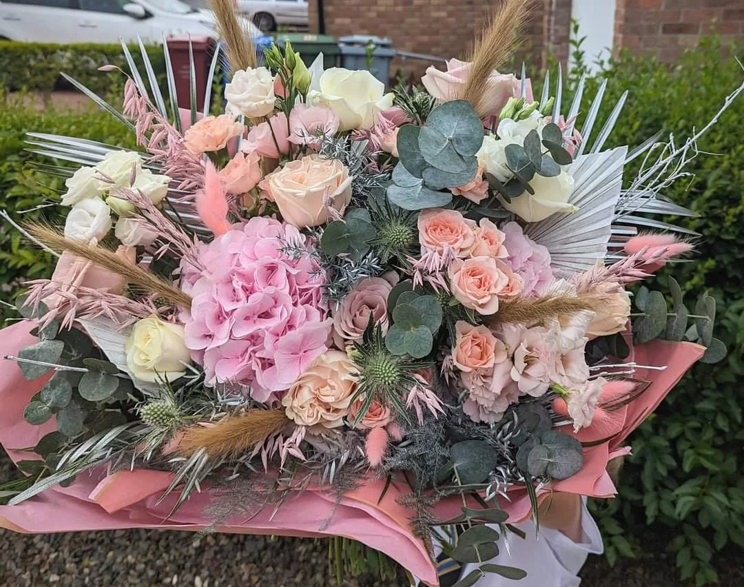 pink luxury flower valentines bouquet