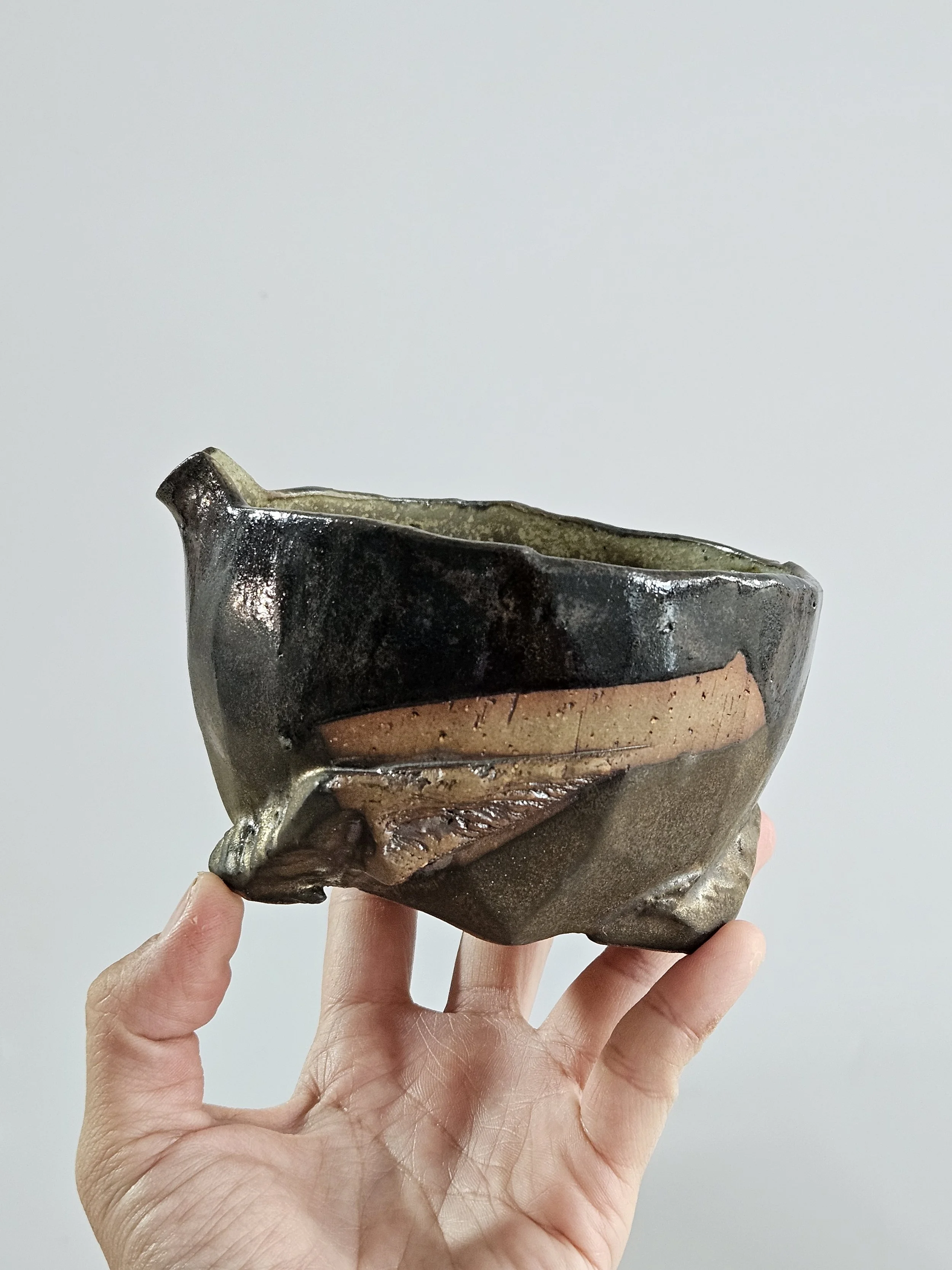 KATAKUCHI I | 石屋 Stone House