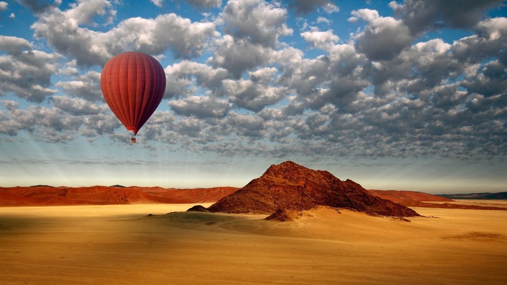 Hot air ballooning in Sossusvlei, Namibia