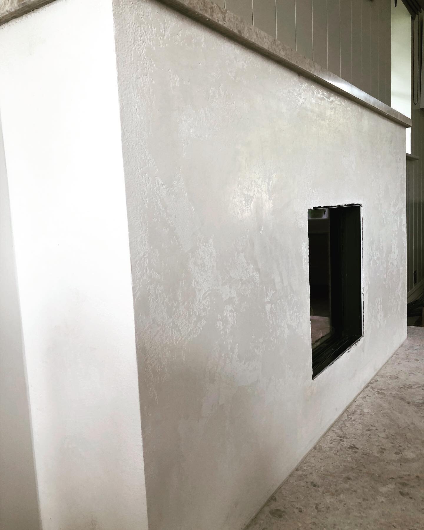 Adding some texture to this fireplace 🔥 #gsk_venetian_plastering #fireplace #fireplacedecor #guildford #surrey