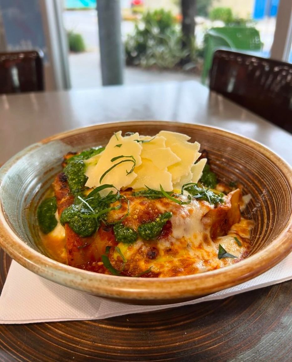 Pumpkin and ricotta lasagna @caffe_acqua_mtbarker to warm you up on these chilly Autumn days. 
.
.
.
#mountbarker #mtbarkersa #cafeaqua #pumpkinricottalasagna #winterwarmers #ratlocal #supportlocal