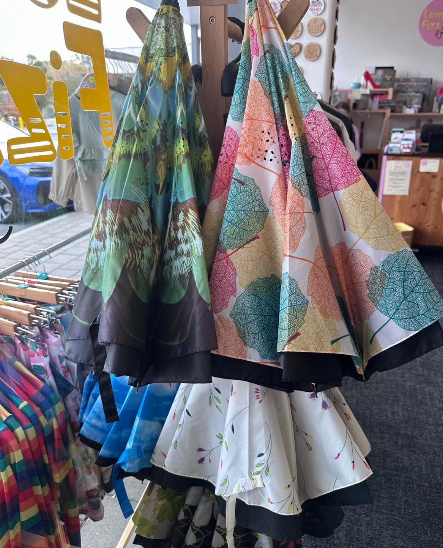 How clever are these?!! 

Repost @lemonfizzcollective 👇🏻🤩

With all this wet weather lately, these upside-down umbrellas have been an absolute lifesaver! ☔️
They&rsquo;re designed to fold the other way, keeping you dry when you get in and out of t
