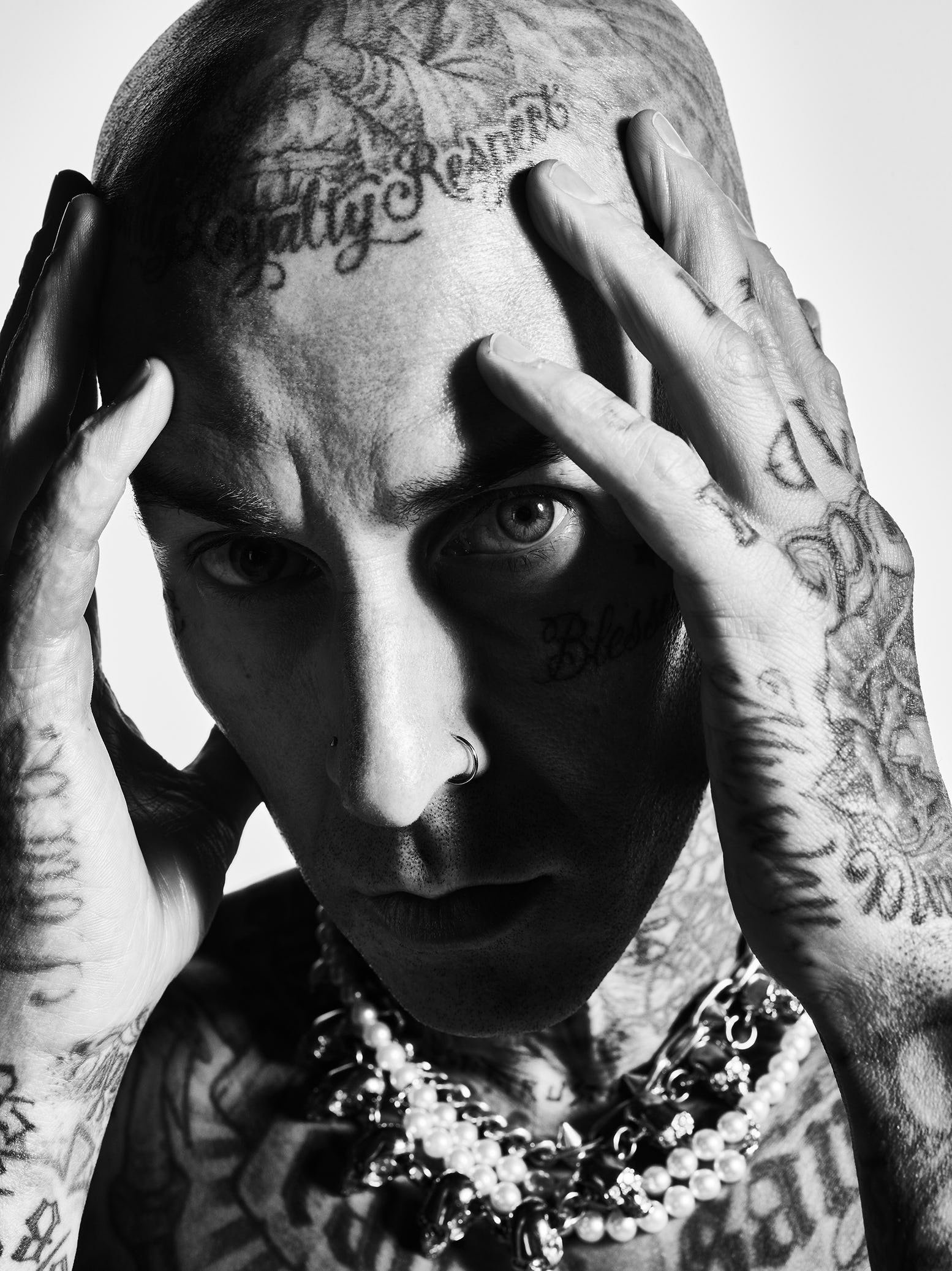 b7d2d57e-5a9f-448d-a1df-e5e9fd6611ca-01_travis_barker_0204_v1.jpg