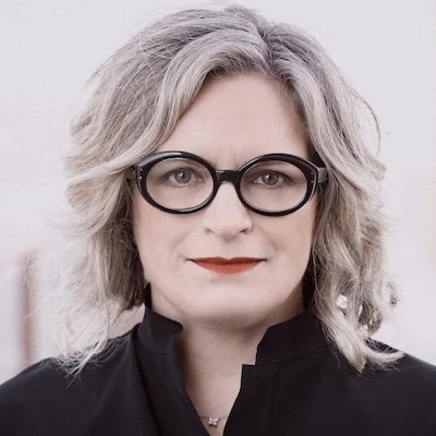 Janice Headshot 400x400 Black.jpg