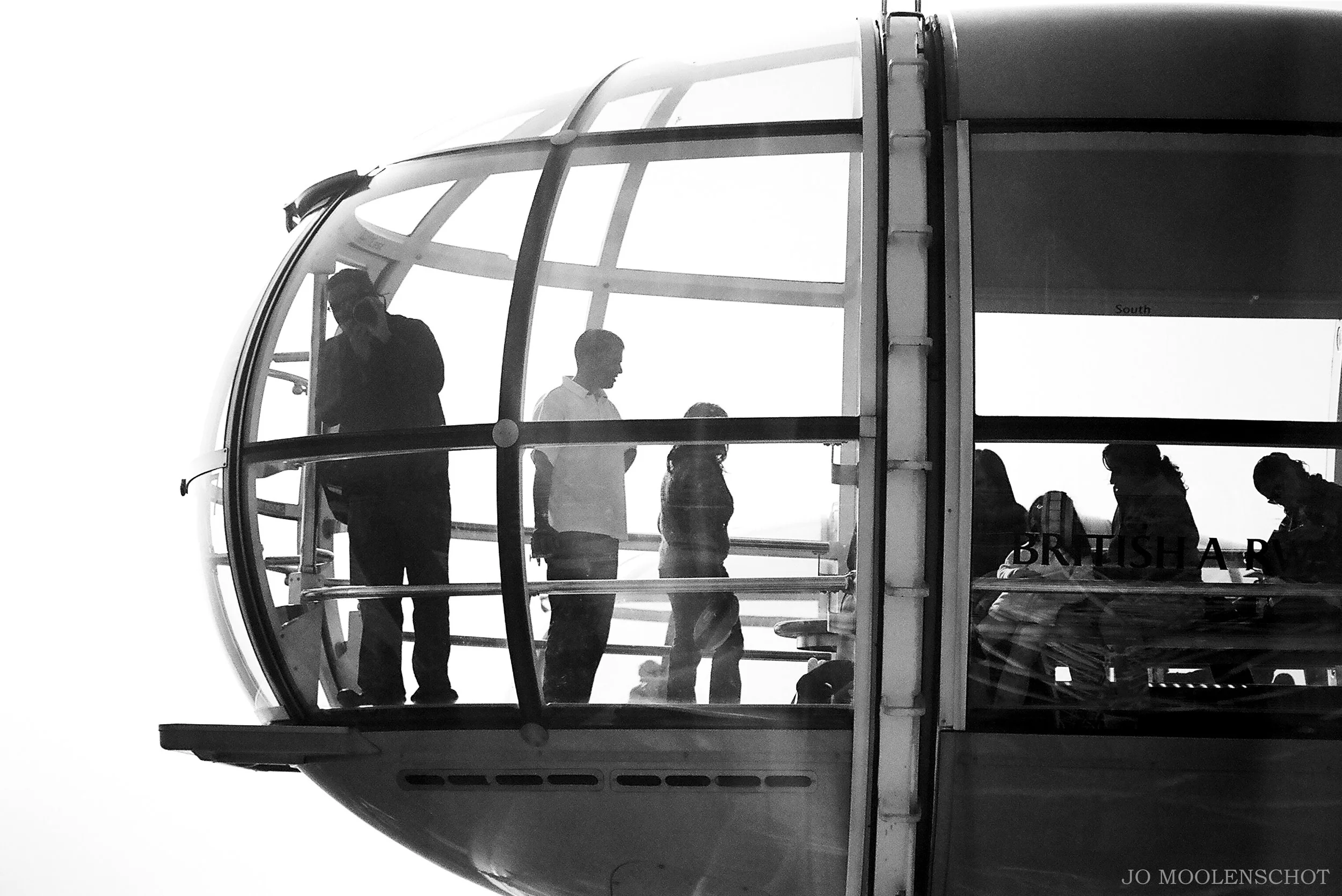 london eye pod street photographer.jpg