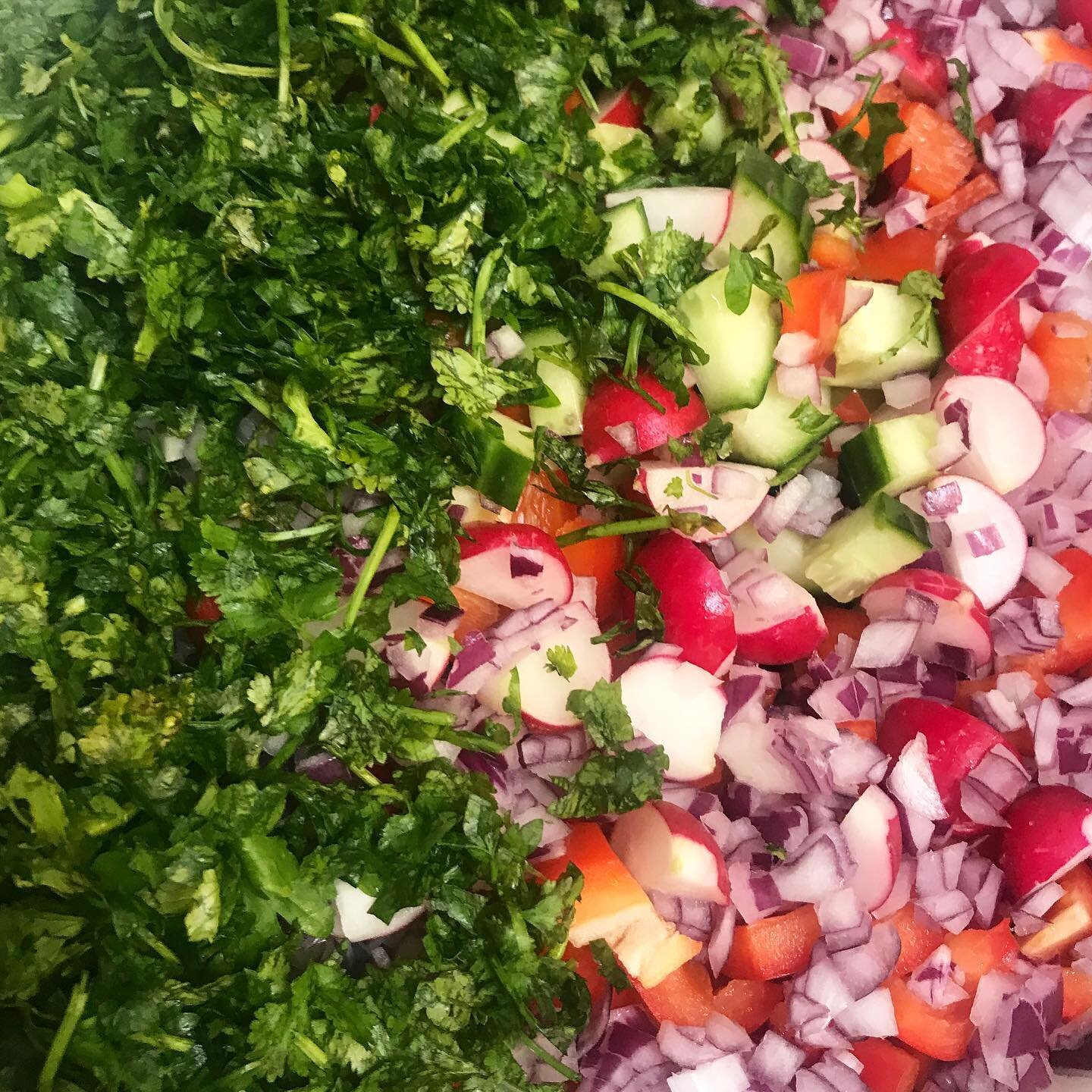 Prepping for my next delicious salad!!! #tomatoes #onions #peppers #coriander #parsley #radish #chickpeasalad #spices#healthyfood #greenwicheats #royalteas