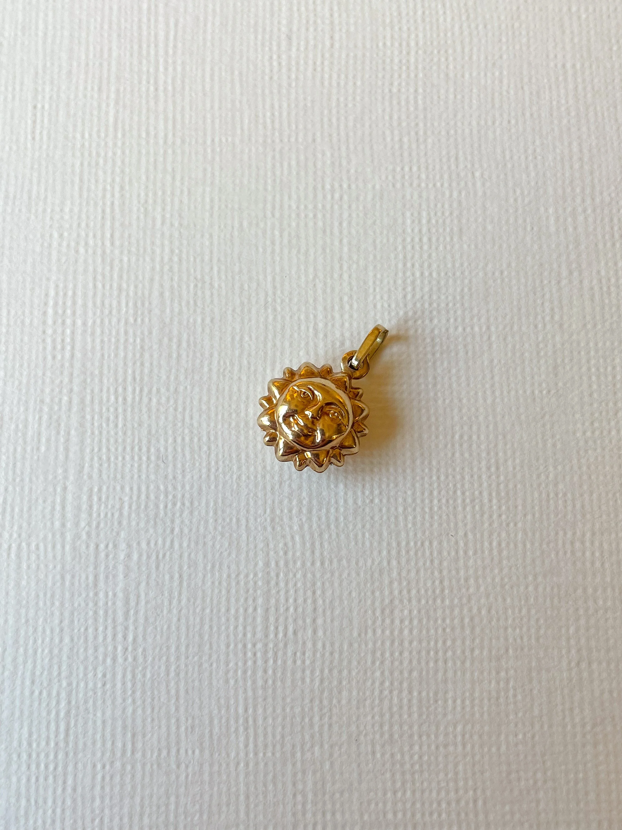 9ct gold sweet puffy sun charm