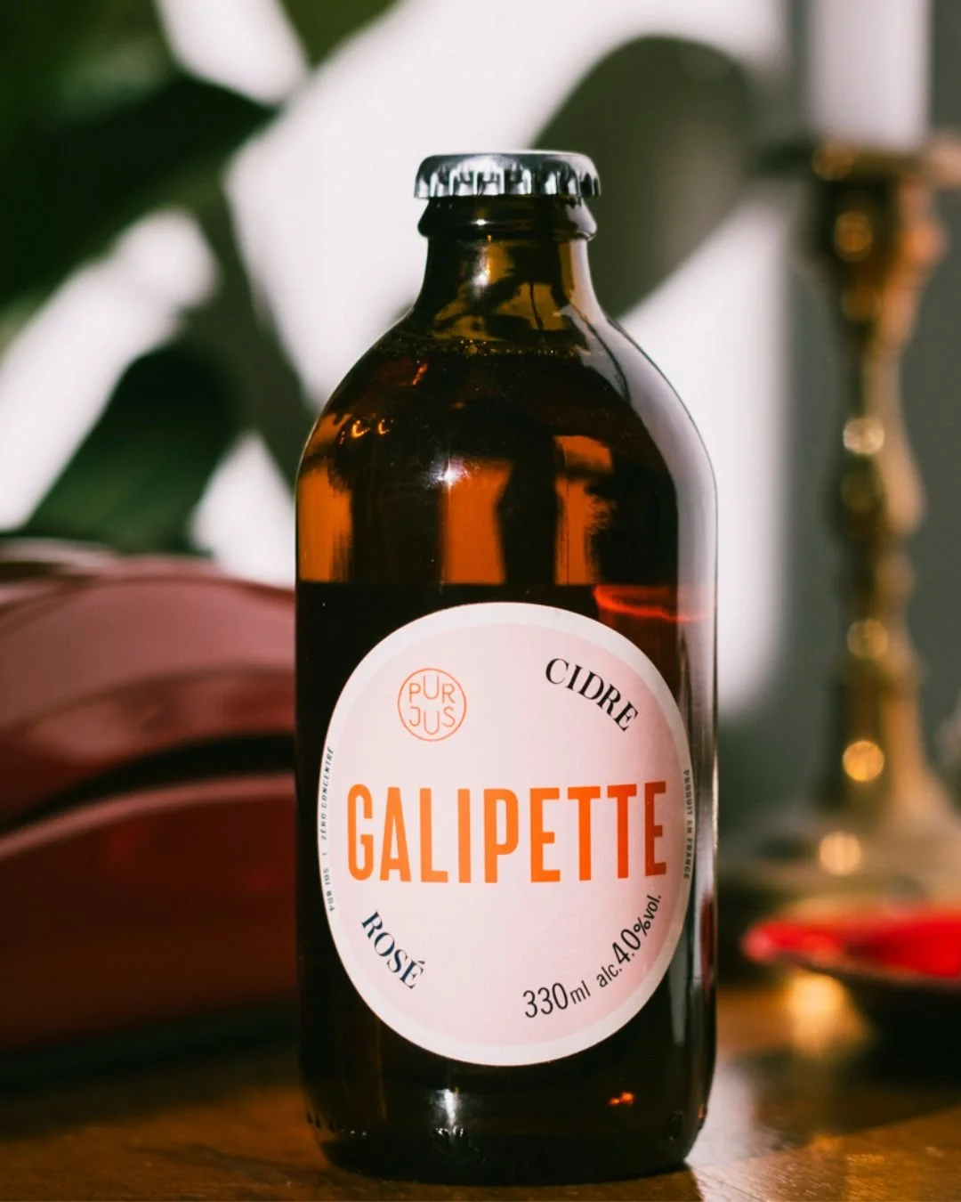 Har du s&auml;krat din biljett till invigningskv&auml;llen av den 27:e Franska Filmfestivalen? D&aring; visas BAISE-EN-VILLE, med regiss&ouml;ren och huvudrollsinnehavaren Martin Jauvat p&aring; plats. Filmens f&auml;rgskala g&aring;r i klarrrosa och