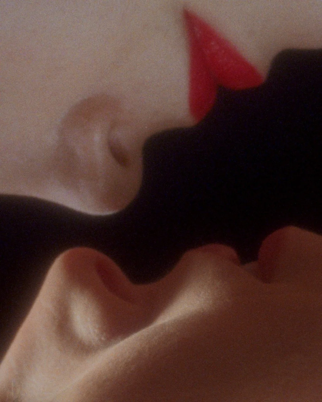 N&auml;sta vecka &auml;r det dags f&ouml;r @tempofestival och vi vill tipsa om "La belle ann&eacute;e" av Angelica Ruffier som f&aring;r nordisk premi&auml;r p&aring; festivalen. En fängslande hybriddokumentär om en ofullbordad kärleksre