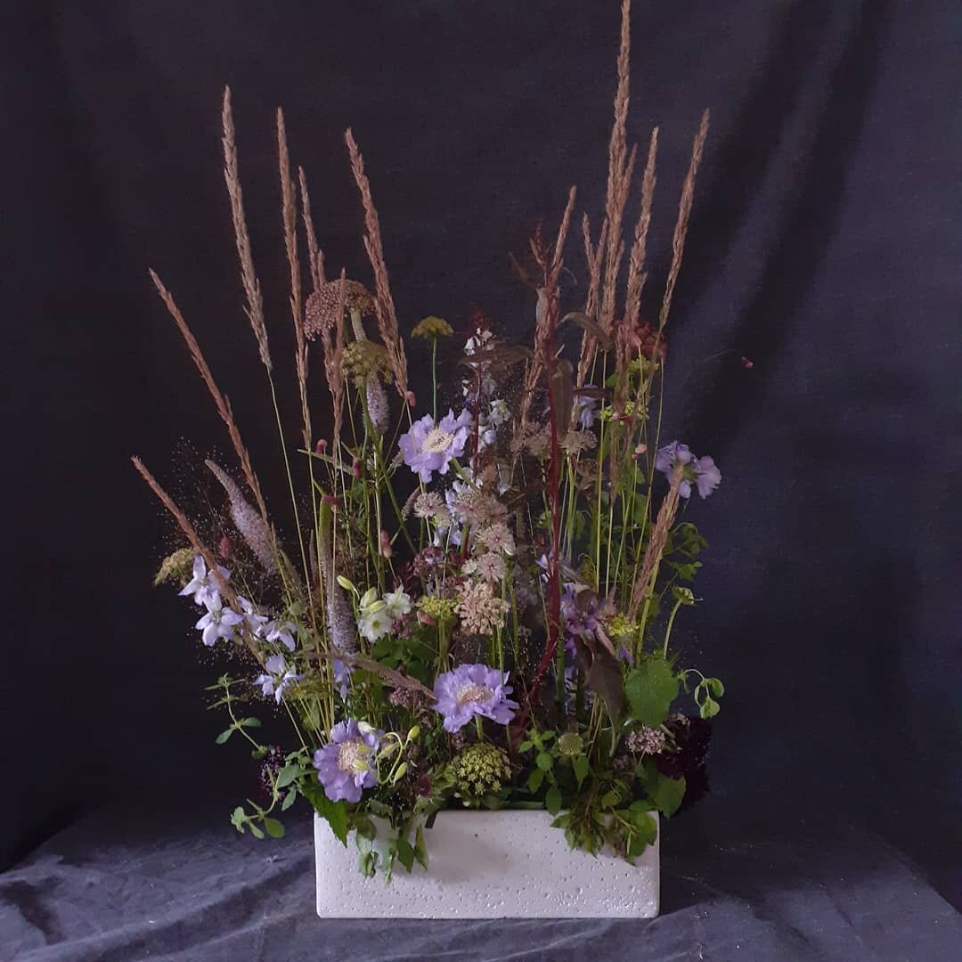 A slice of meadow for your home. #nofoamflorals #britishflowers #sustainablefloraldesign