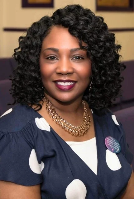 Alayshia Headshot .JPG