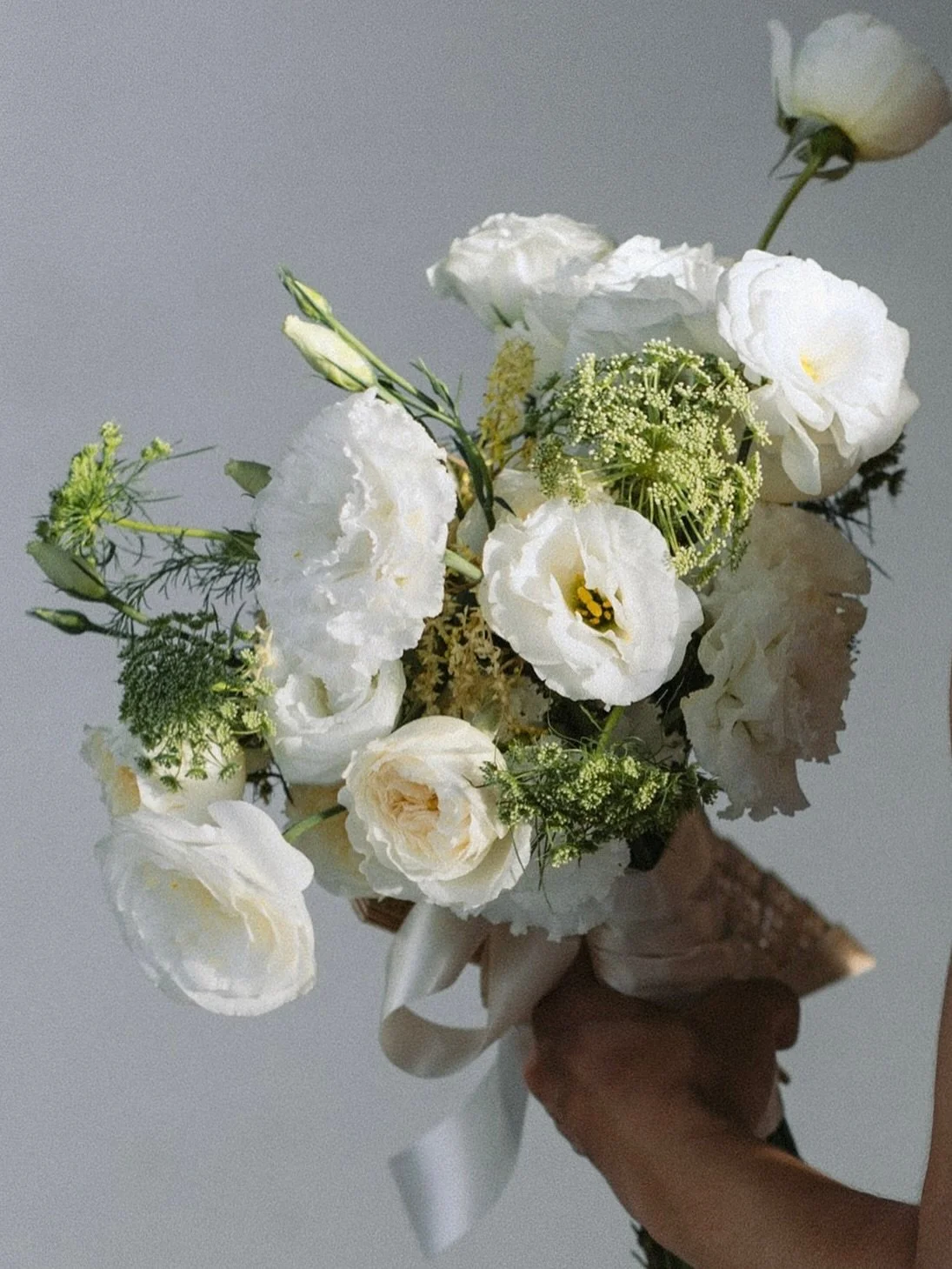 When the bouquet has main character vibes🤍
.
.
.
.
.
.

#wedding2026 #nizucresort #WeddingPhotographer #RivieraMayaWeddings #hotelesencia #todosantoswedding #MexicoWeddings #mexicocitywedding #nobuloscabos #cabosanlucasweddingphotographer #thecapeho