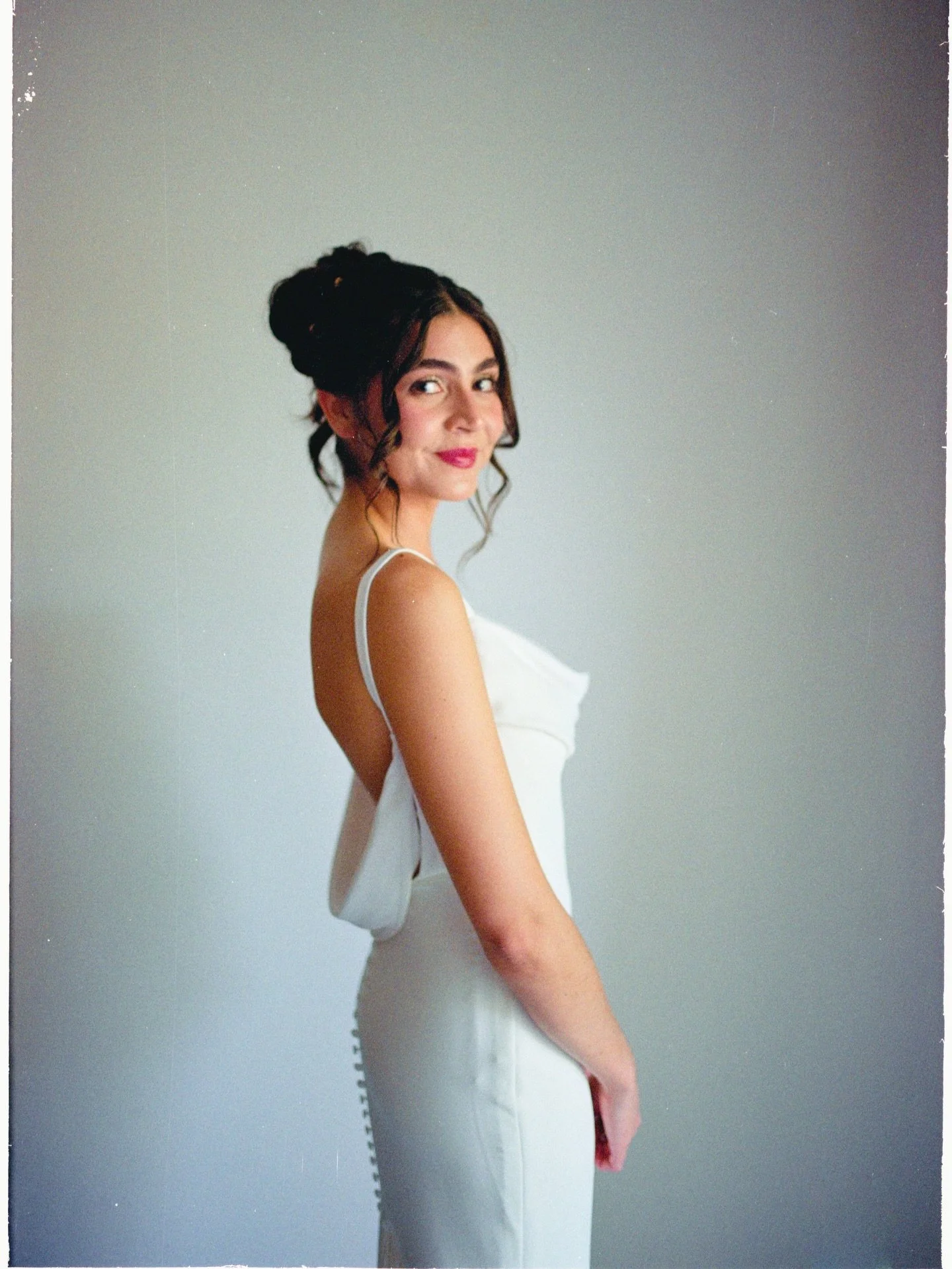 Some freshly scanned 35mm film of Arianna 🎞️ 
.
.
.
.
.
.
.
.
.
.
.
.
[ Candid moments captured on 35mm film of a bride enjoying her mexican wedding day. Documented by a digital and film wedding photographer. ]
.
.
.
.
.
#wedding2026 #nizucresort #W