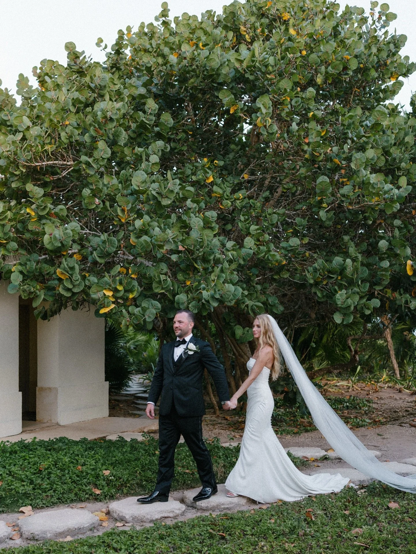 Congratulations to Bri &amp; Brett!!! What a fun 2 day celebration! 🥂 
.
.
.
.
.
.
Keywords: Destination Wedding. Wedding photographer. Film wedding photographer. Mexican destination wedding. Mexico city wedding. Oaxaca wedding. Caribbean wedding. L